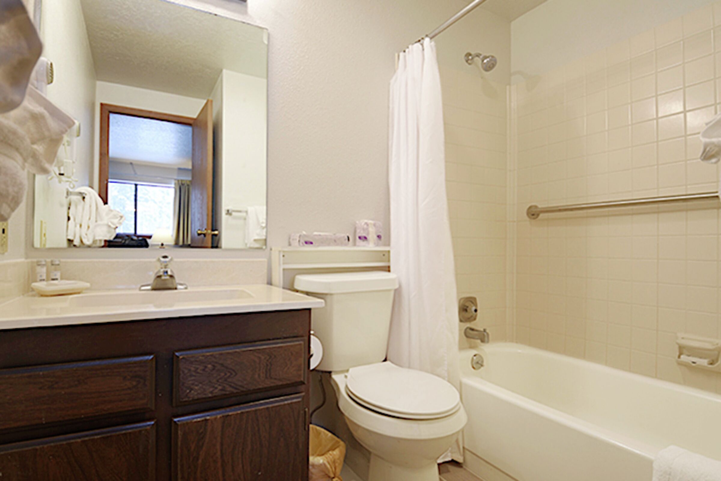 #1821 - Ensuite Bathroom