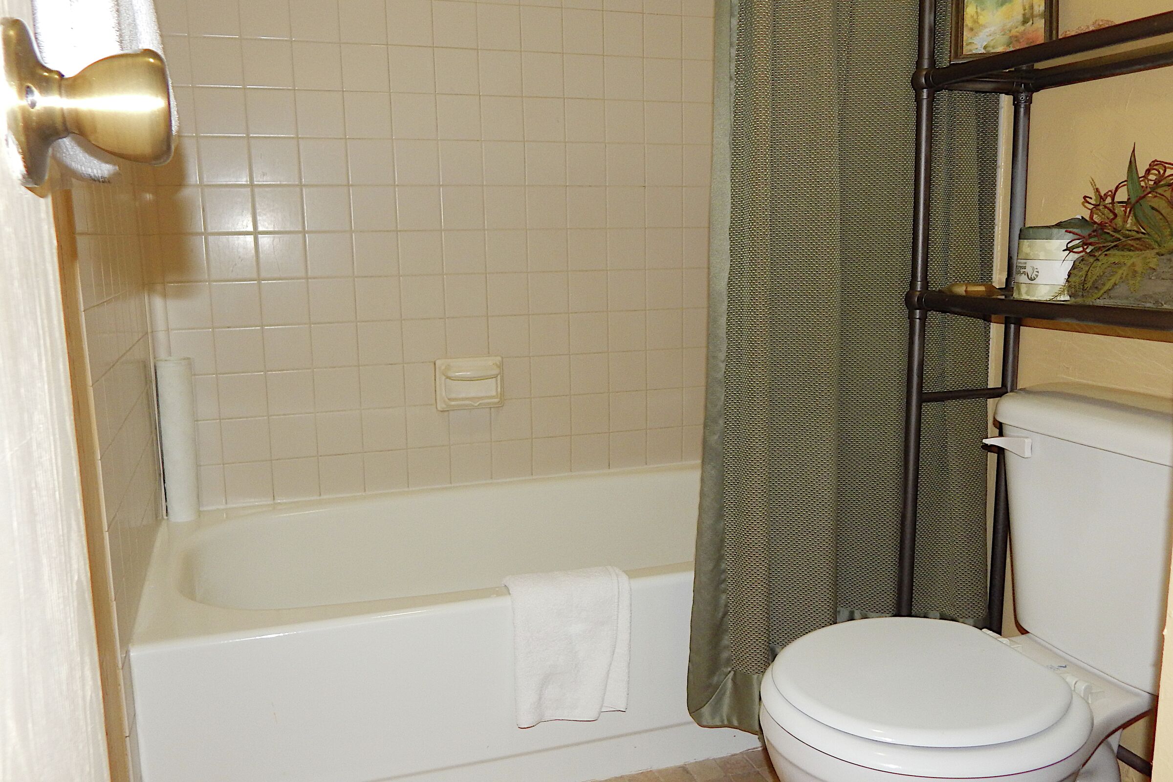 #0131 - Master Ensuite Bathroom