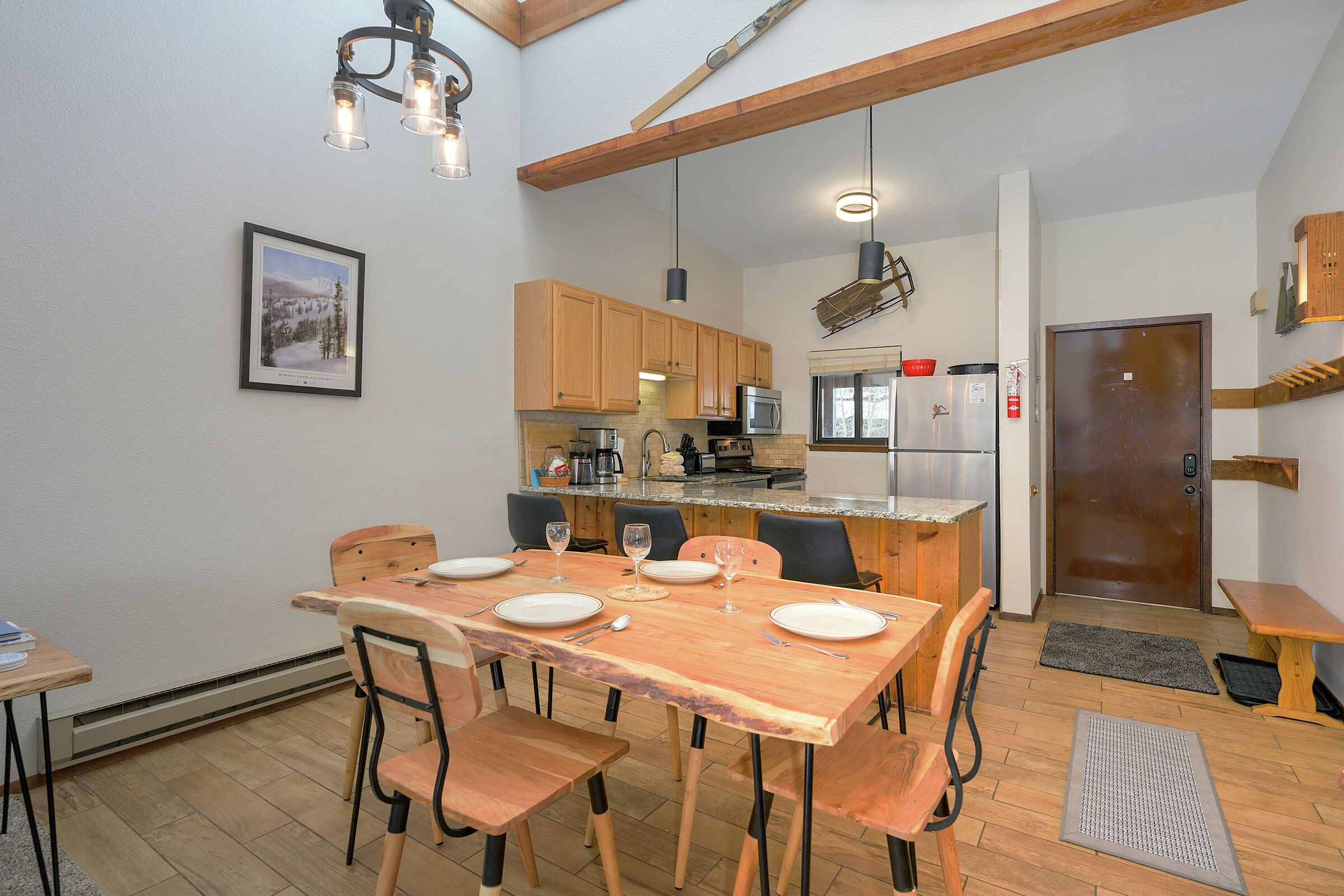 #0833 - Dining Area
