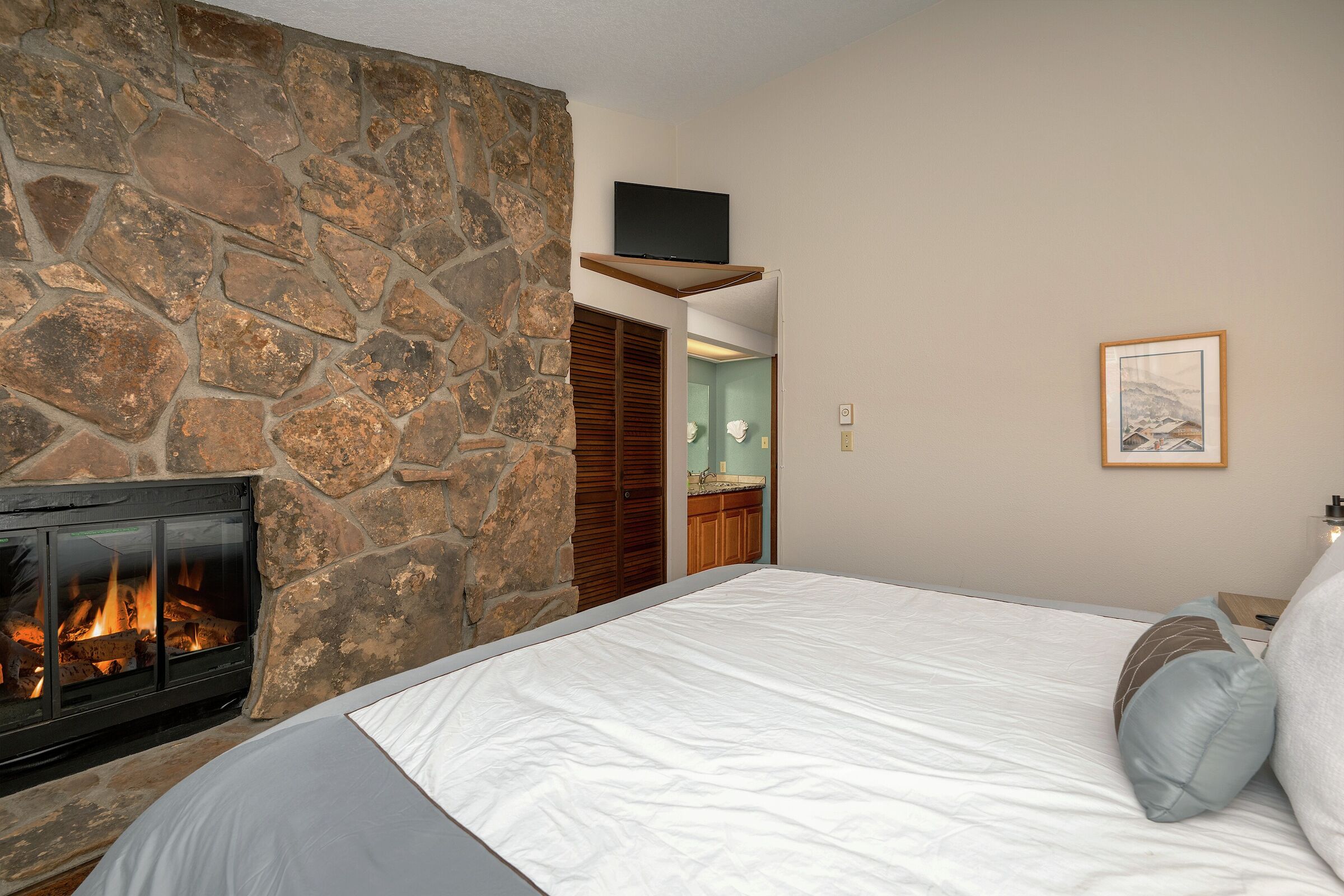 #0833 - Master Bedroom