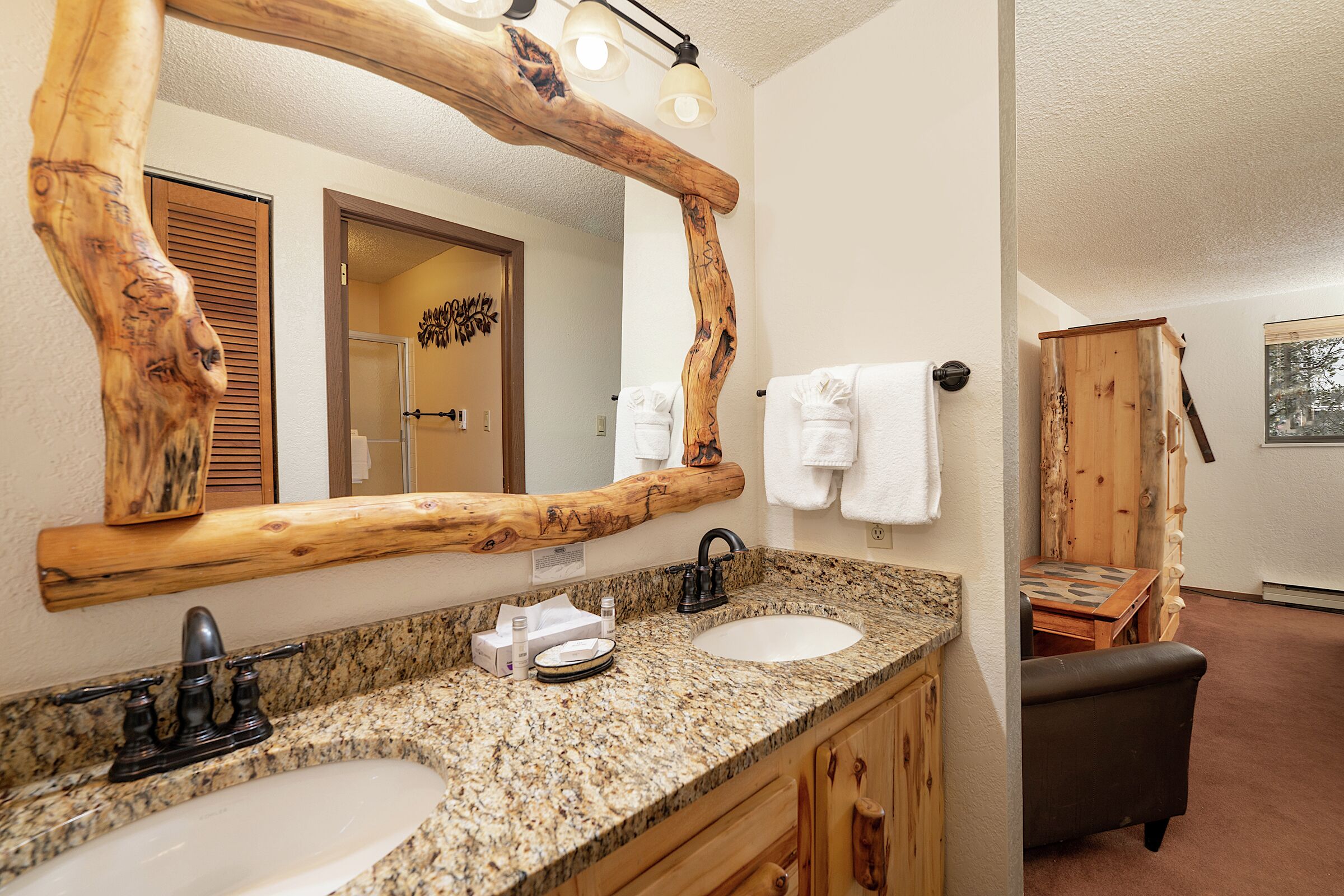 #0621R - Master Ensuite Bathroom