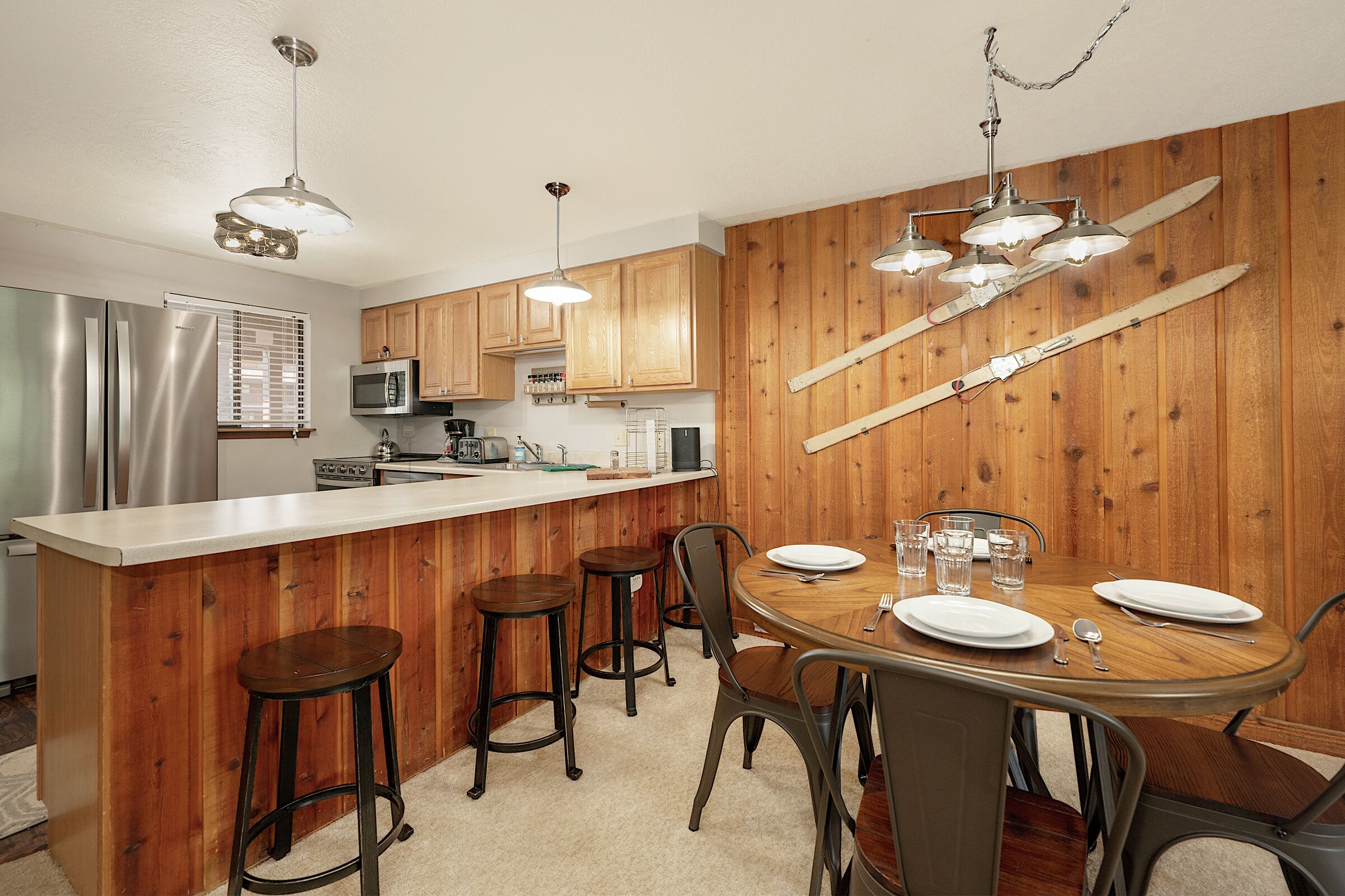 Kitchen & Dining Area