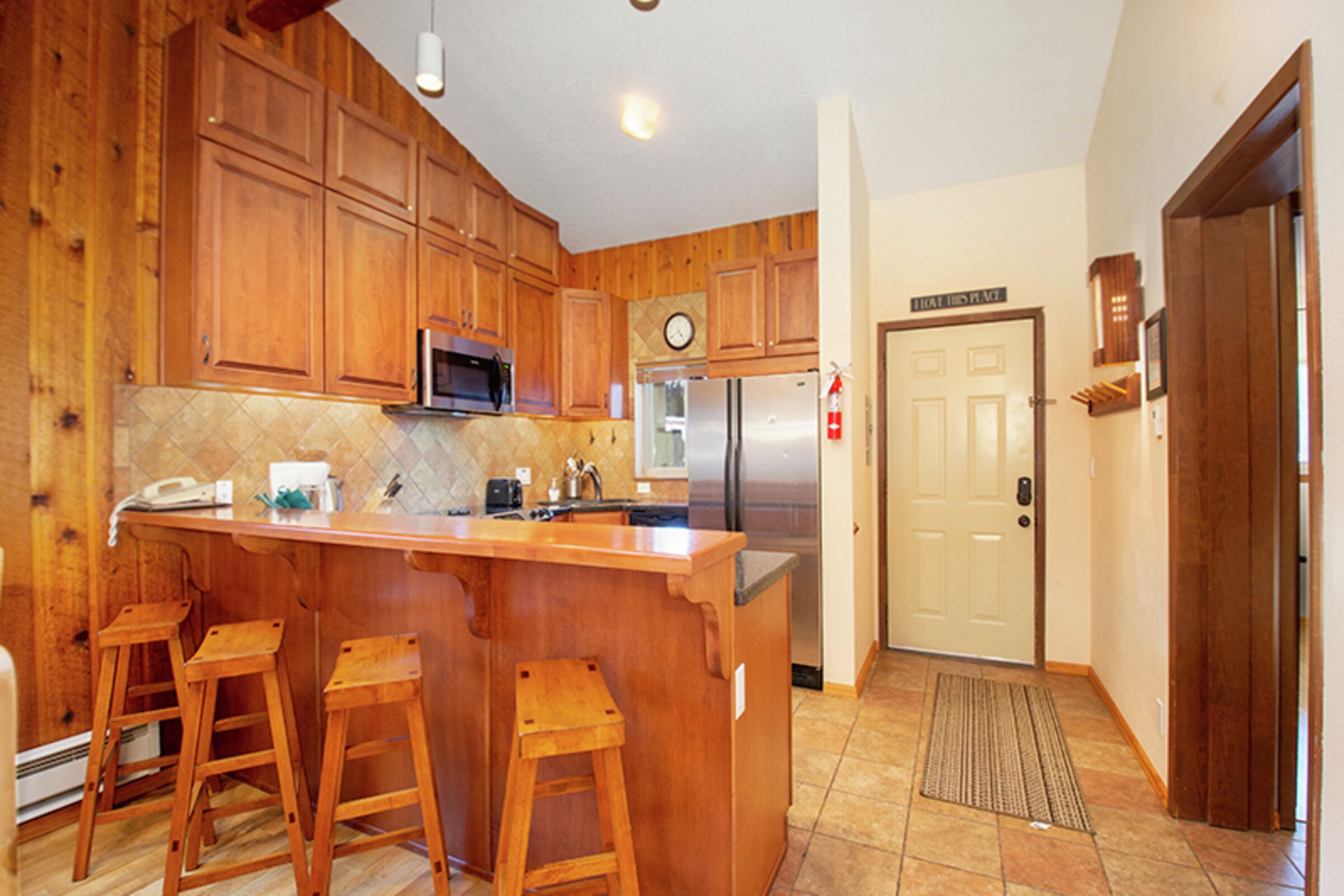 #1734R - Kitchen Bar