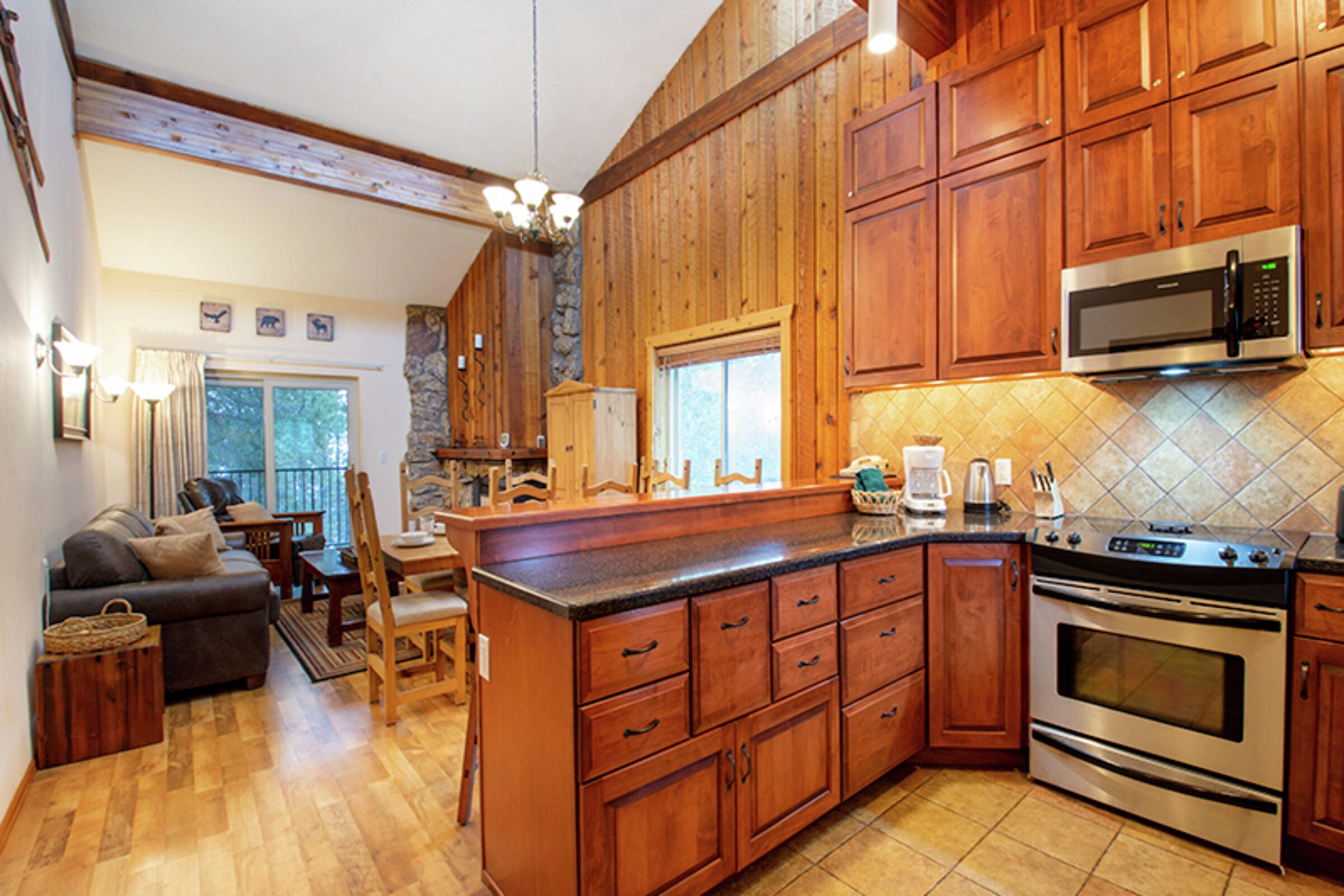 #1734R - Kitchen