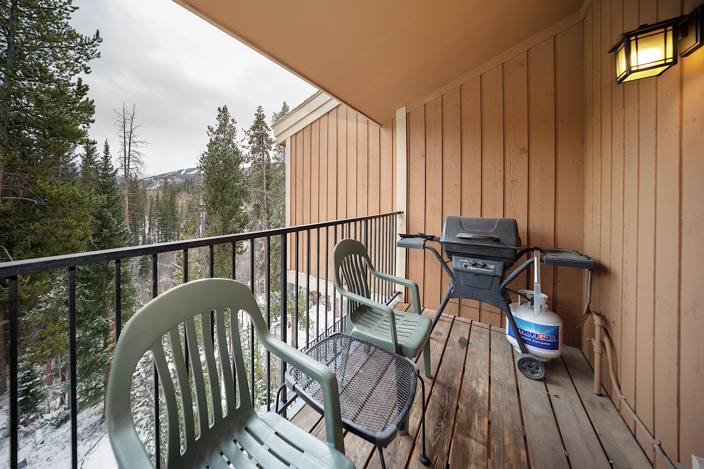#2032R - Balcony with BBQ