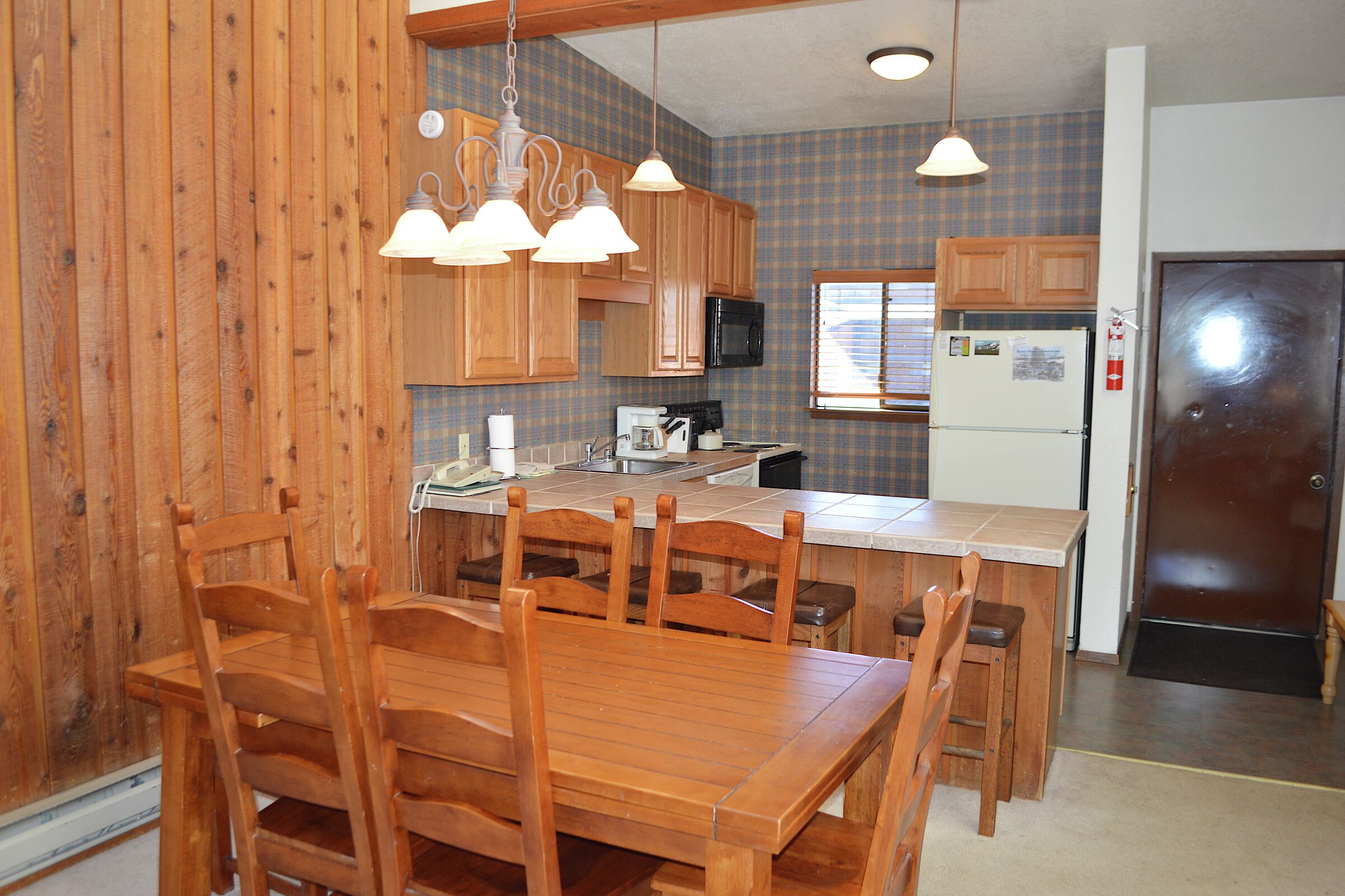 #0834 - Dining Room & Kitchen