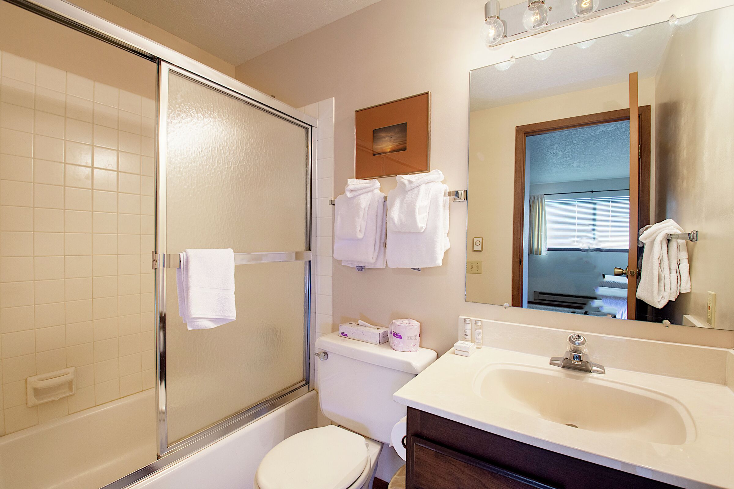 #1124 - Ensuite Bathroom