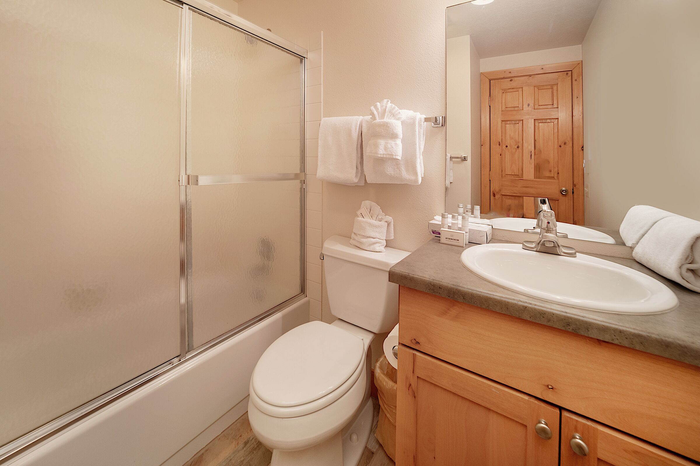 #1824 - Ensuite Bathroom