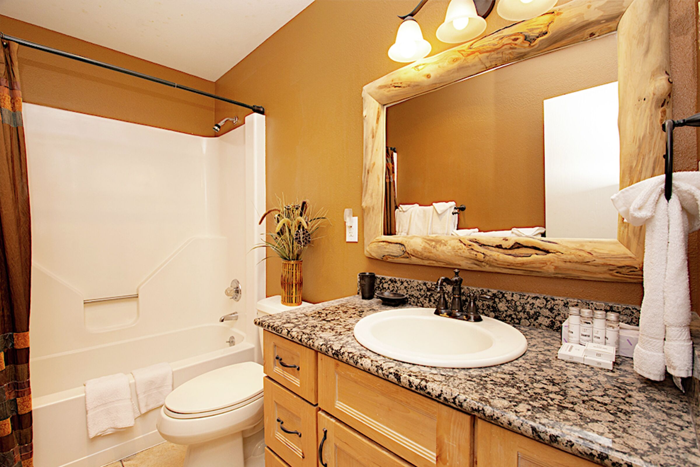 #1903 - Master Ensuite Bathroom