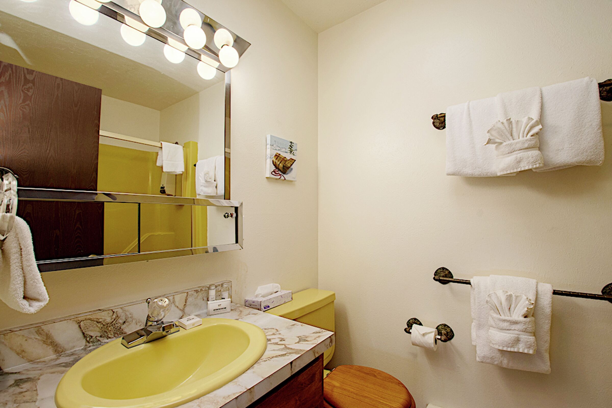 #2111 - Master Ensuite Bathroom