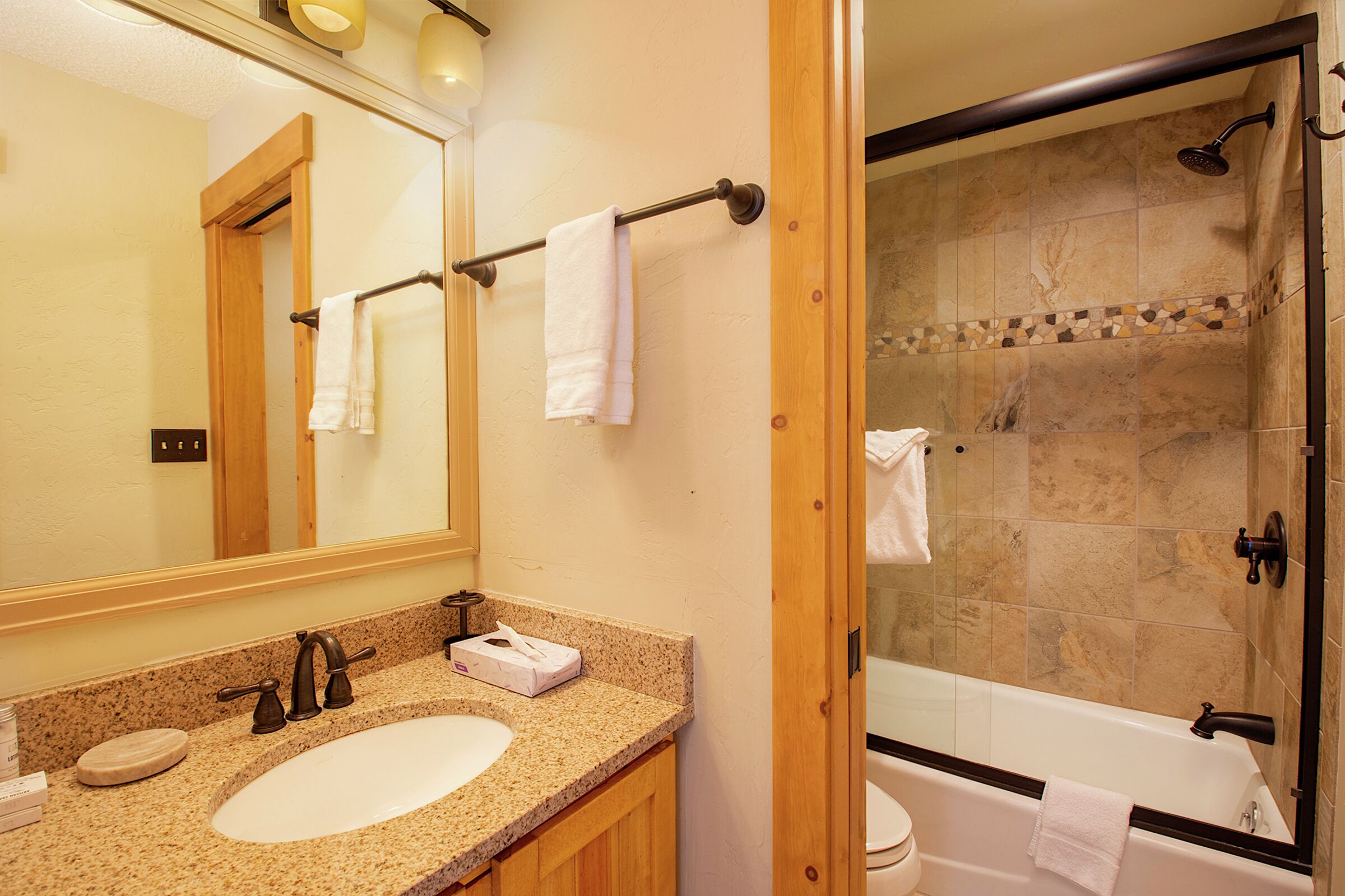 #1801 - Ensuite Bathroom