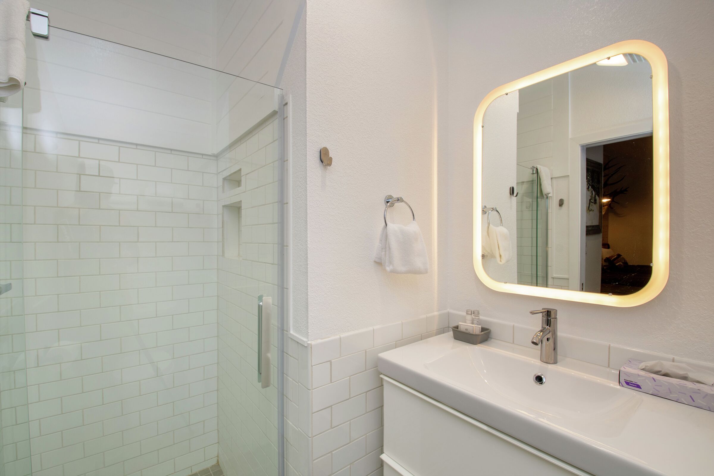 #507 - Ensuite Bathroom