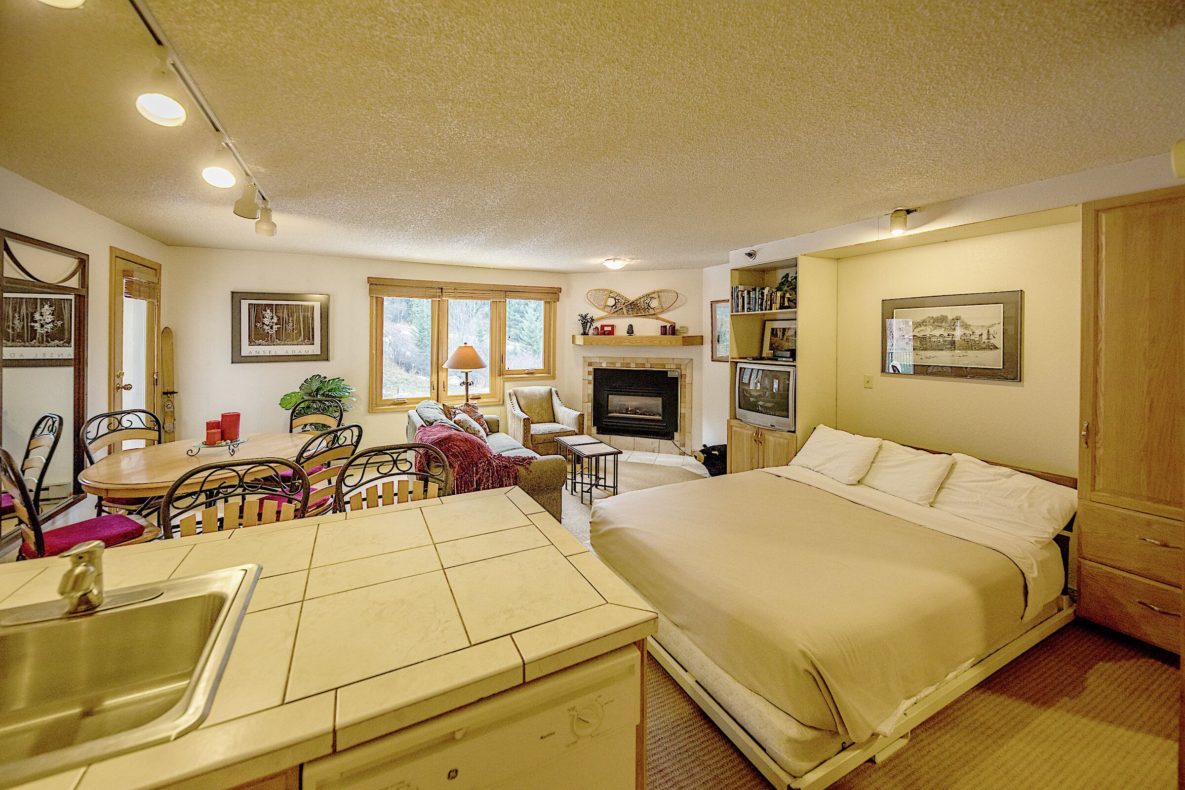 #D4104 - Living Room & Dining Room