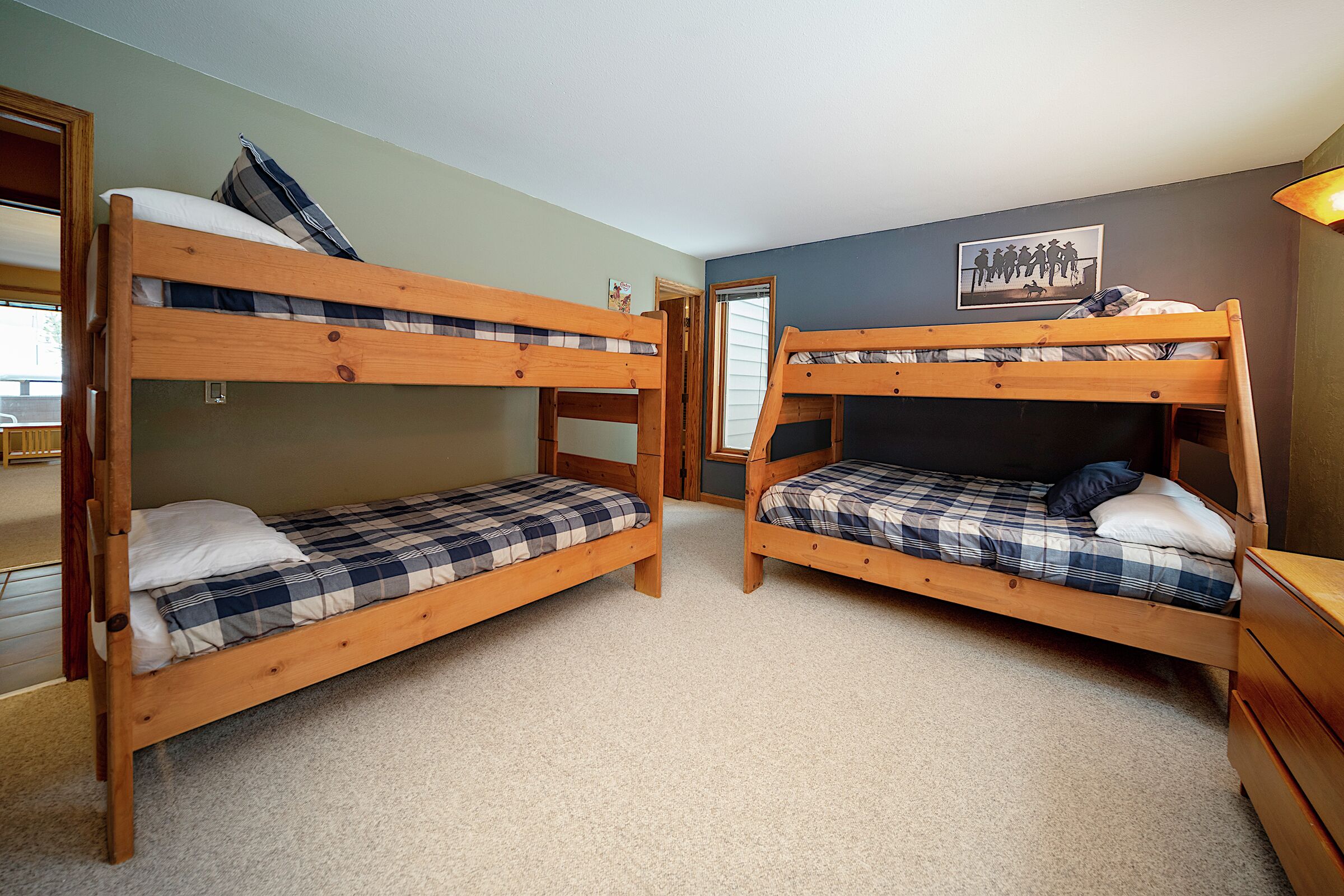 #J1309 - Bedroom