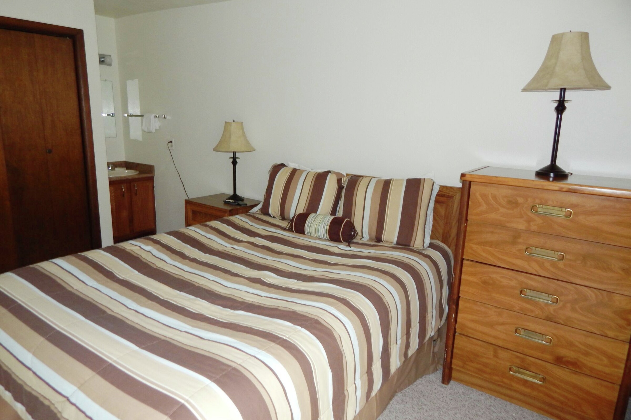 #4 - Alpine - Bedroom