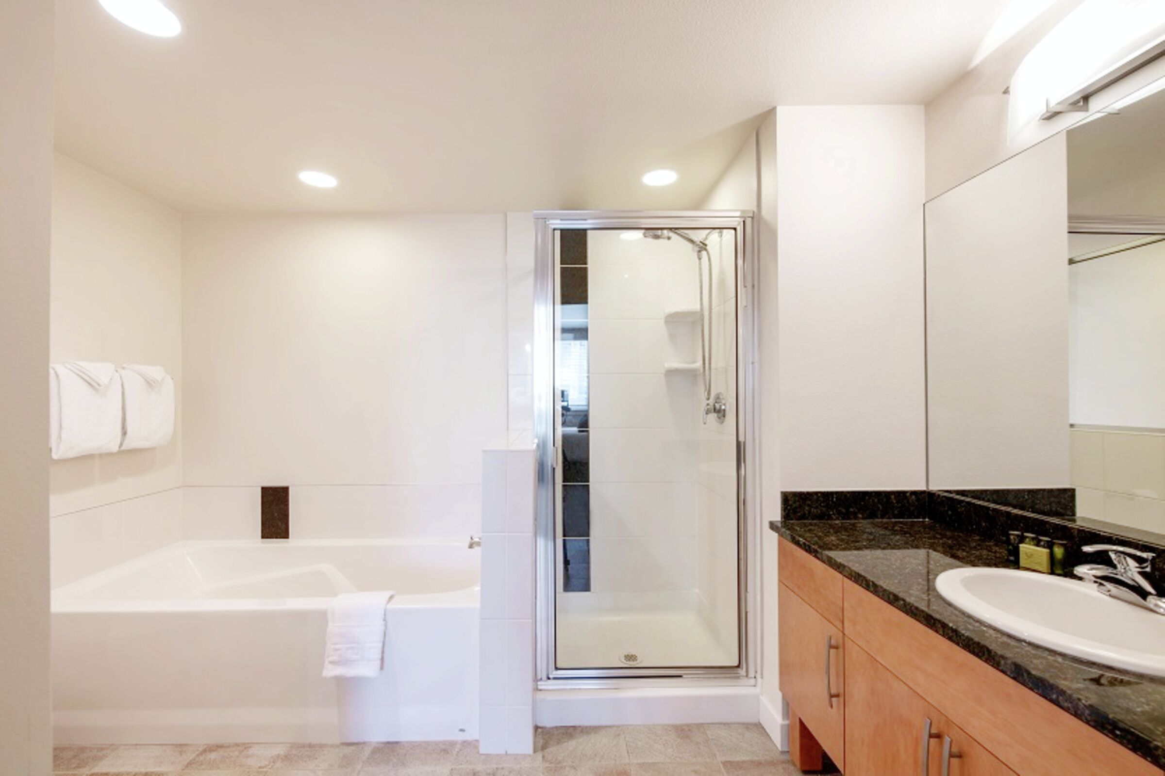 #3414 - Master Ensuite Bathroom