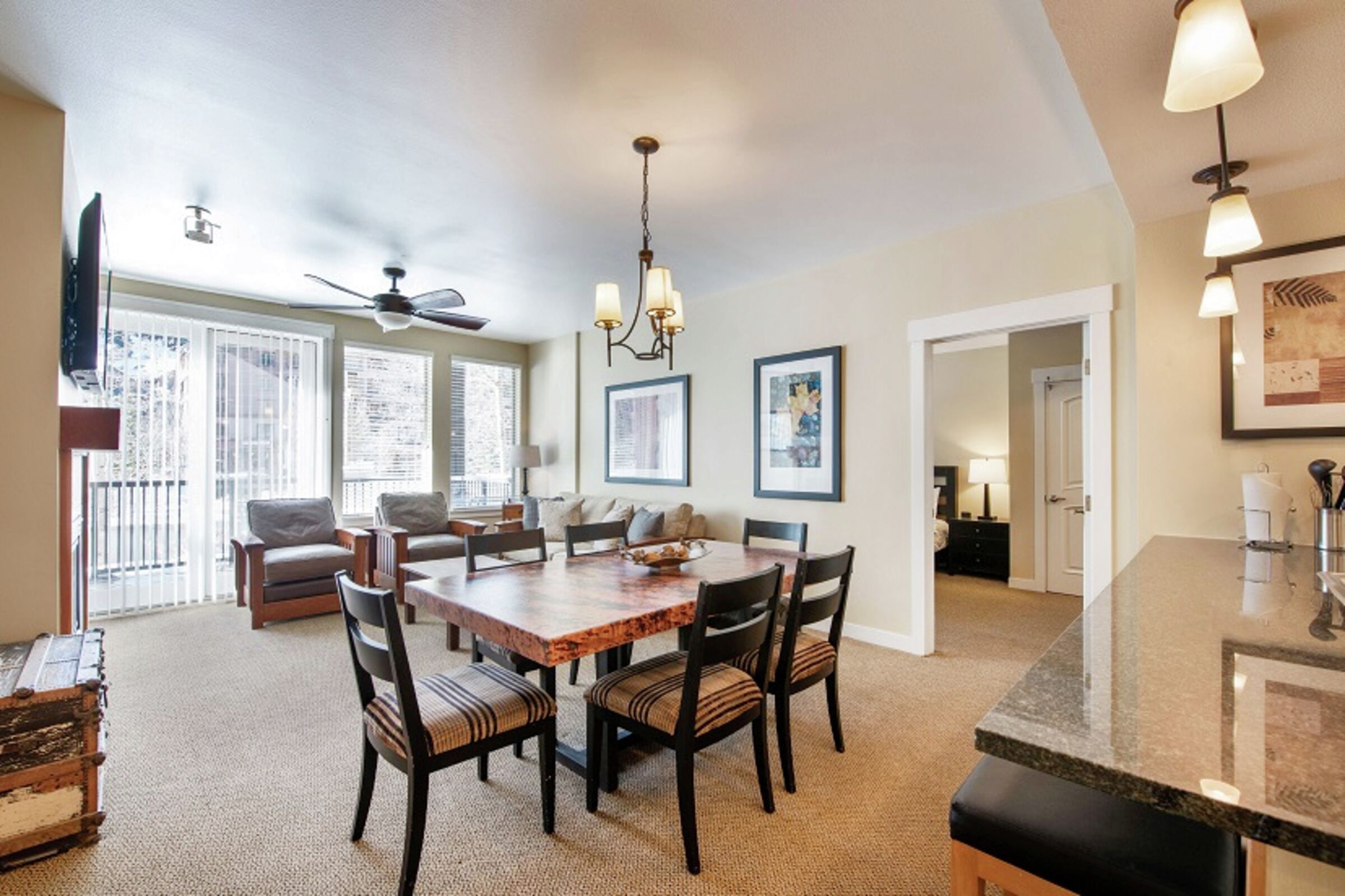 #4185 - Living Room & Dining Room
