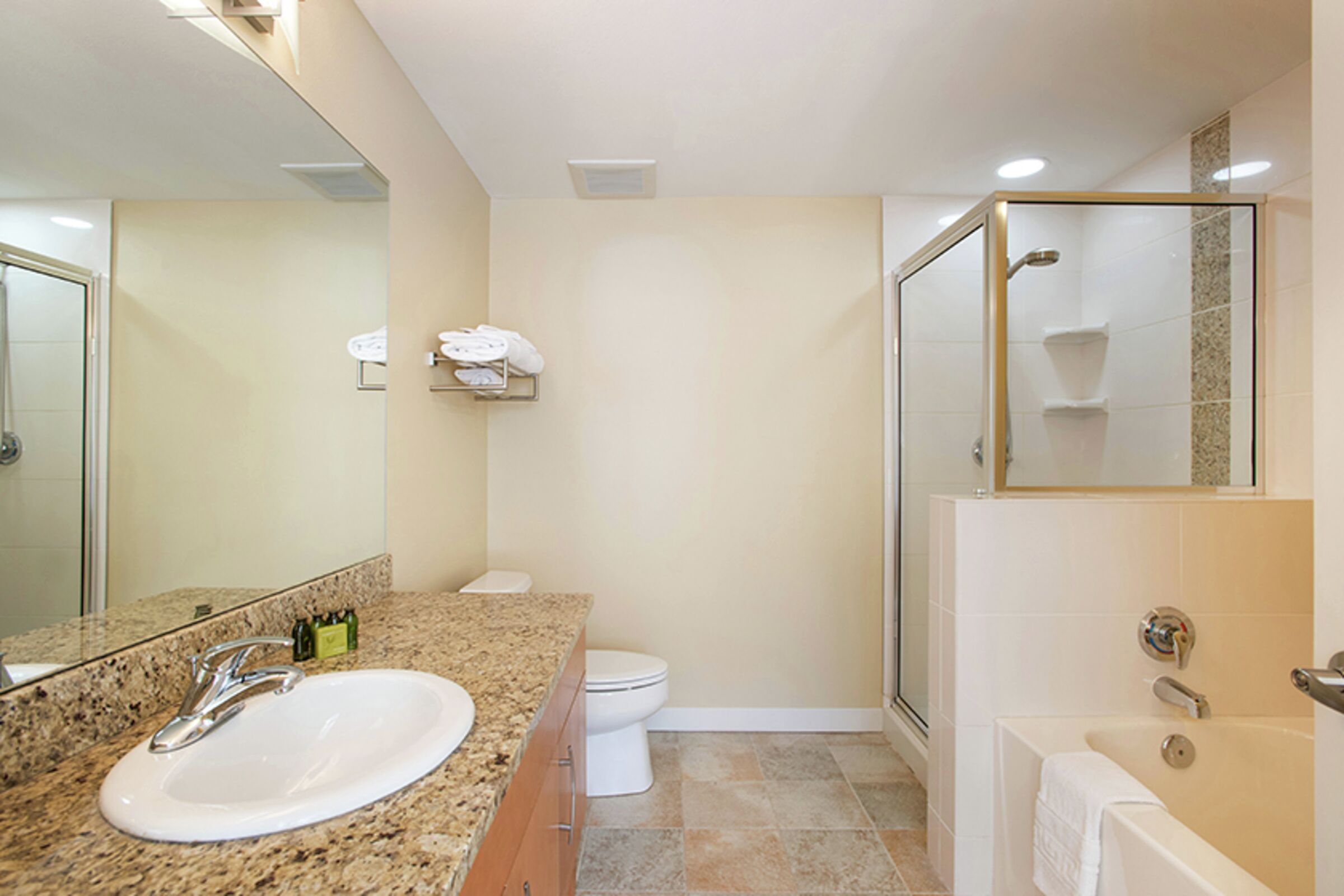 #3426 - Master Ensuite Bathroom
