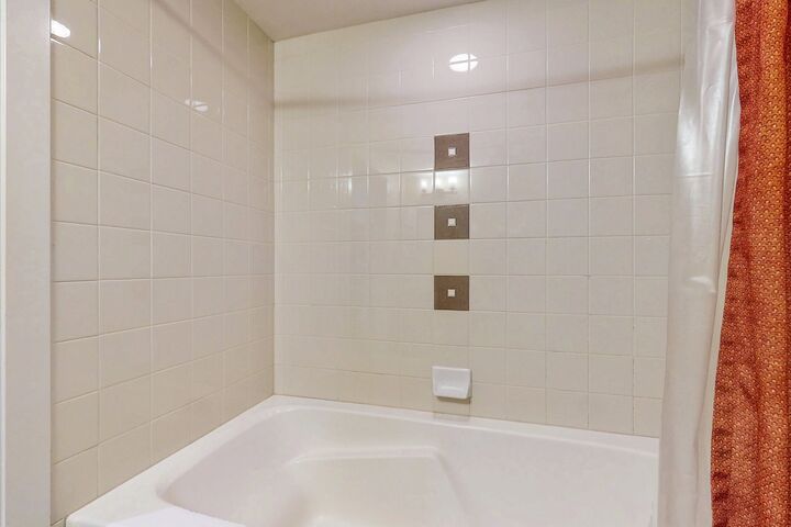 #4445 - Founders Pointe - Bathroom