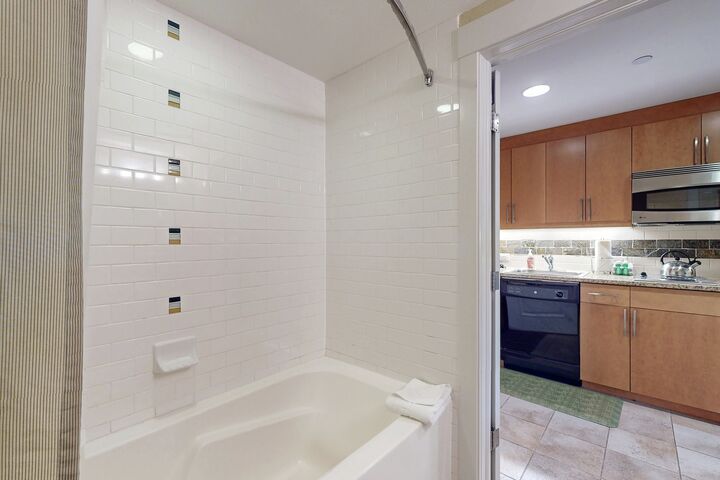 #3404 - Fraser Crossing - Bathroom