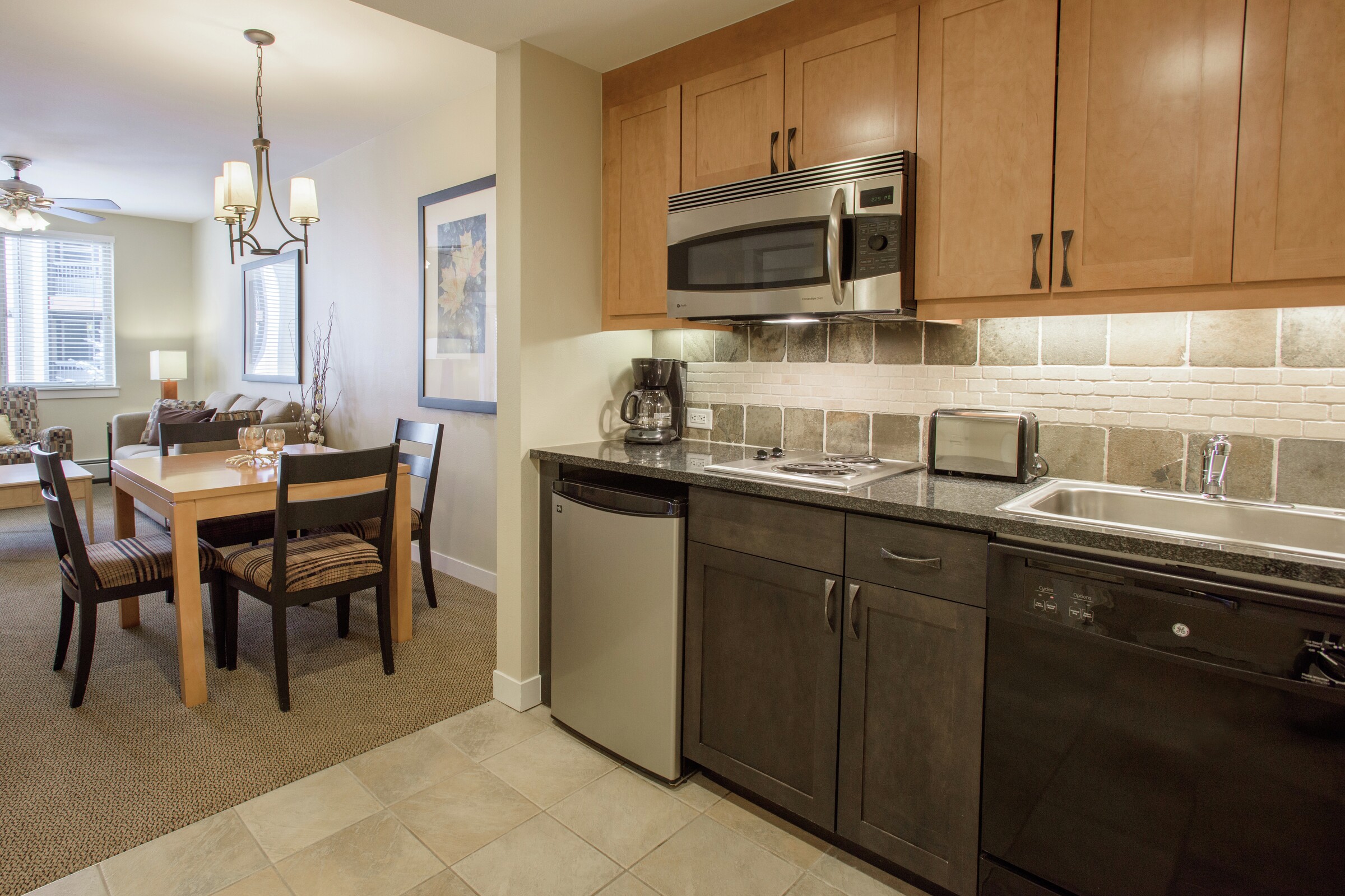 Kitchenette & Dining Room