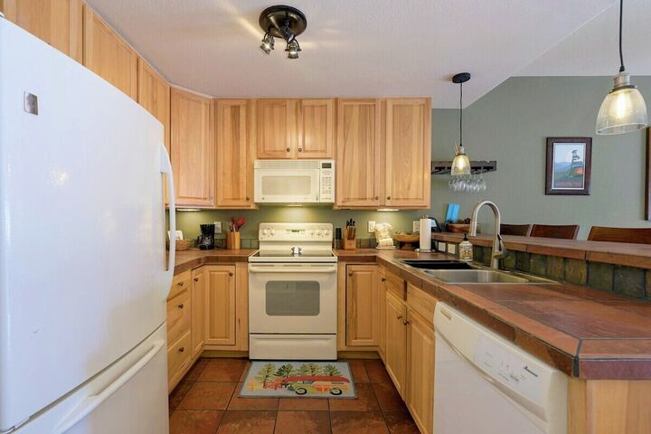 #E206 - Kitchen