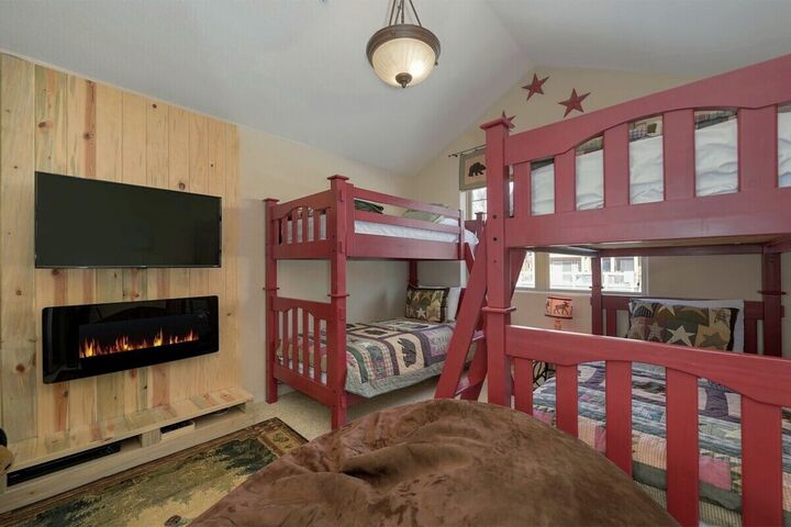 #E206 - Bedroom