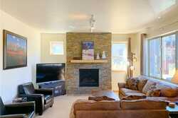 #401-422 - Living Room