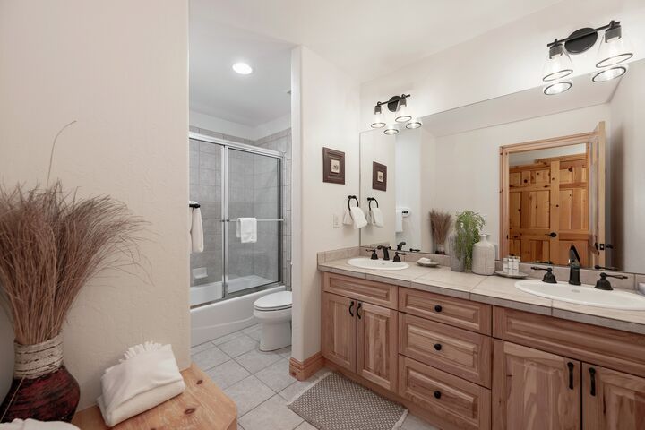 #341 - Ensuite Bathroom