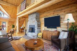 3 Bdrm + Loft HT - Living Room