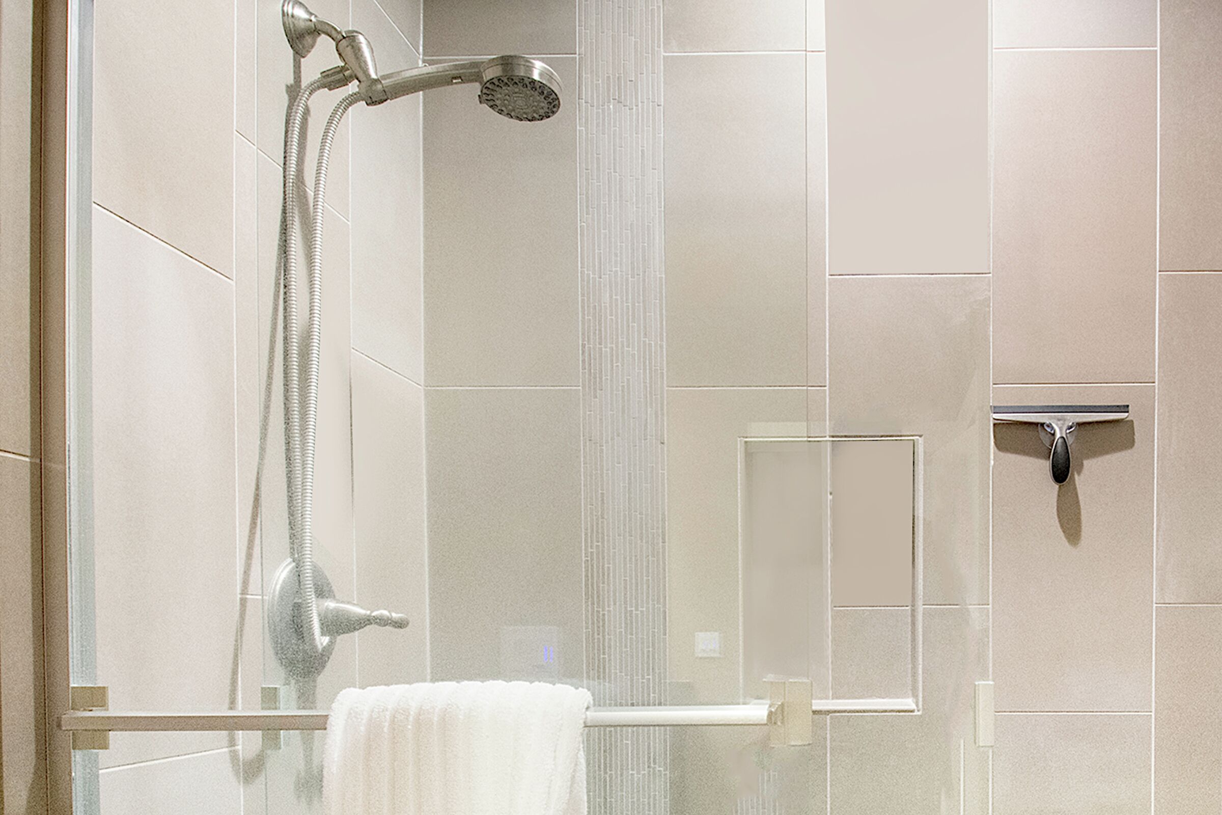 #47 - Lookout Point - Master Ensuite Bathroom