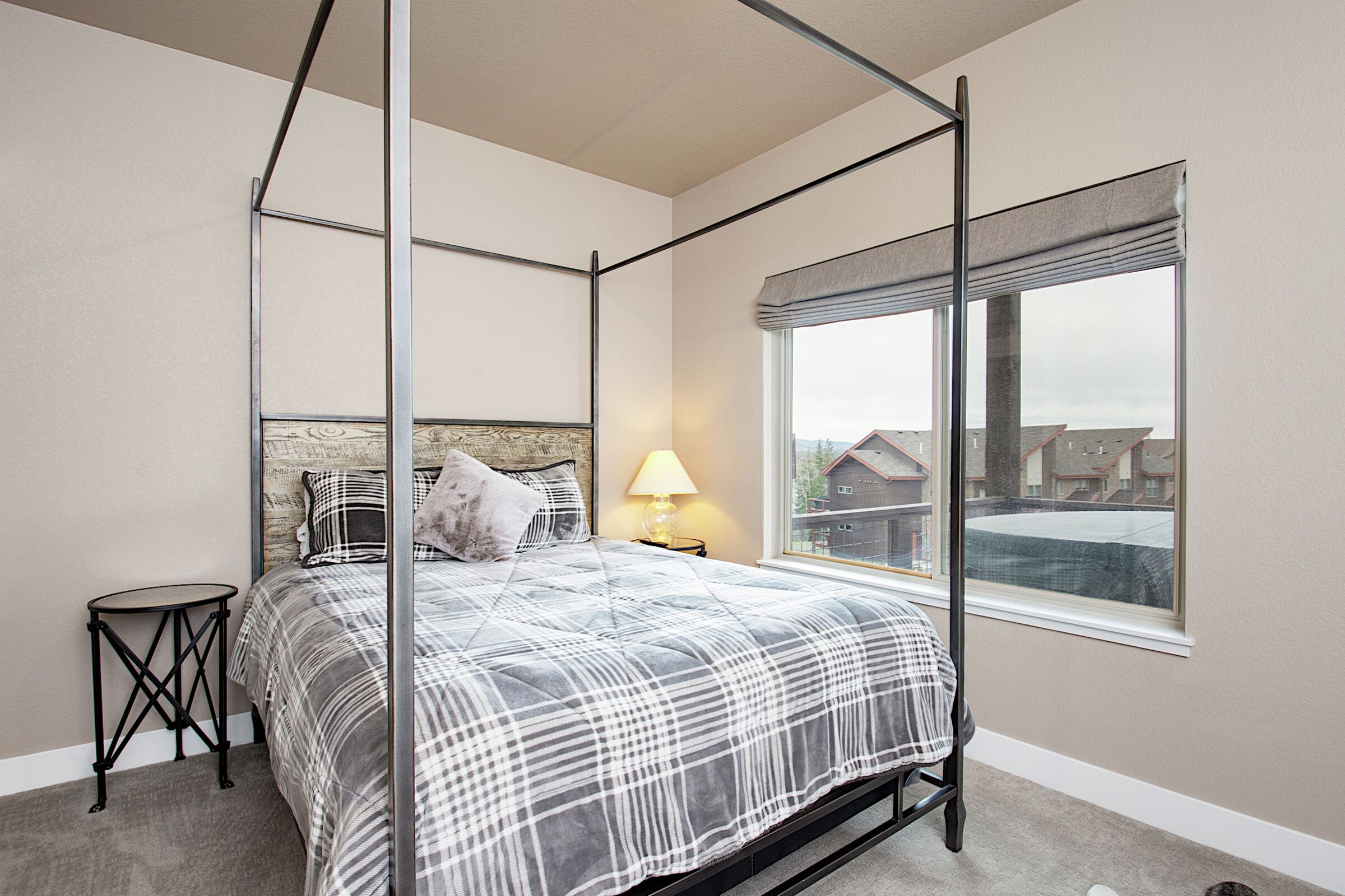 #47 - Lookout Point - Bedroom