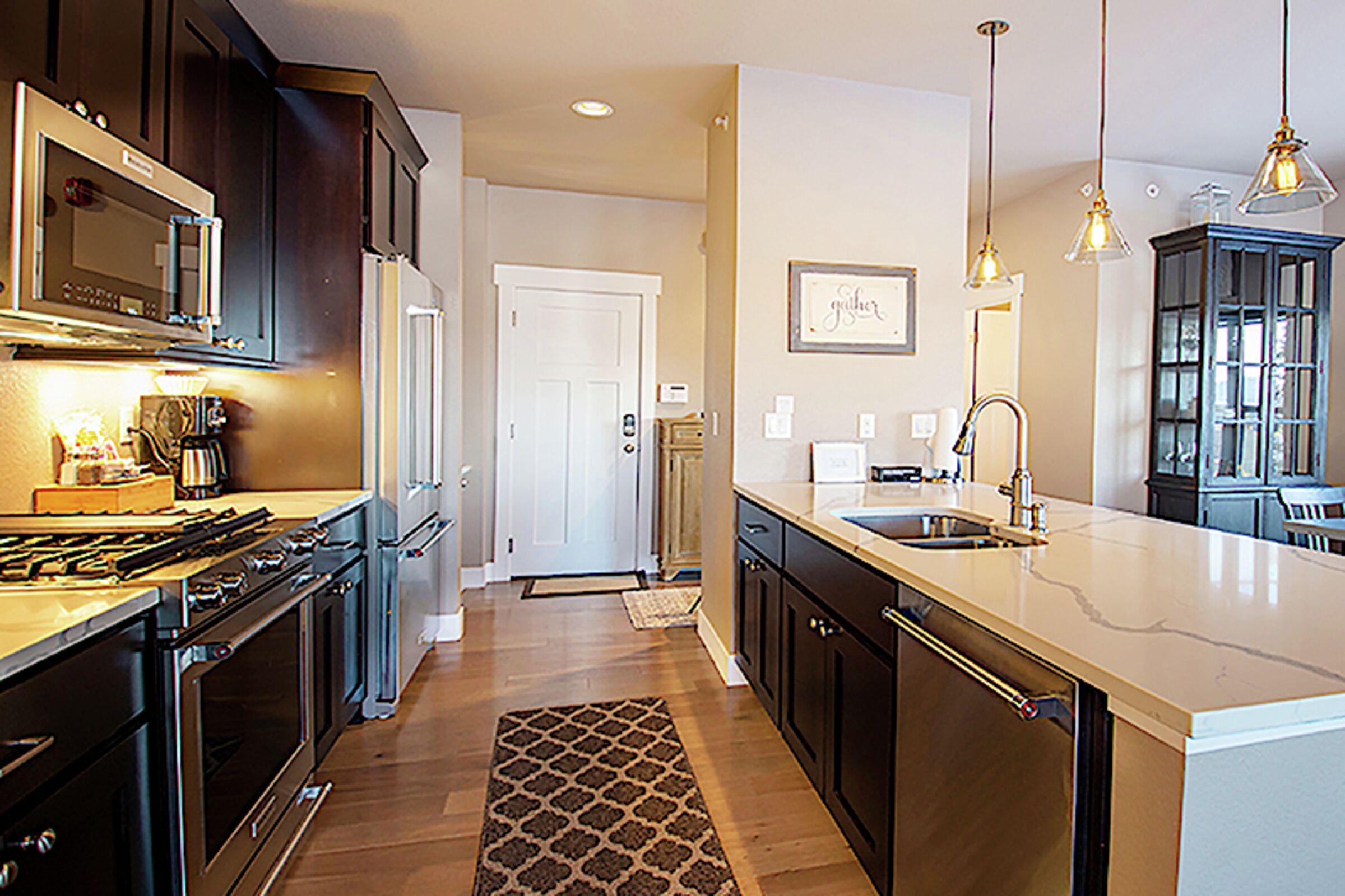 #47 - Lookout Point - Kitchen