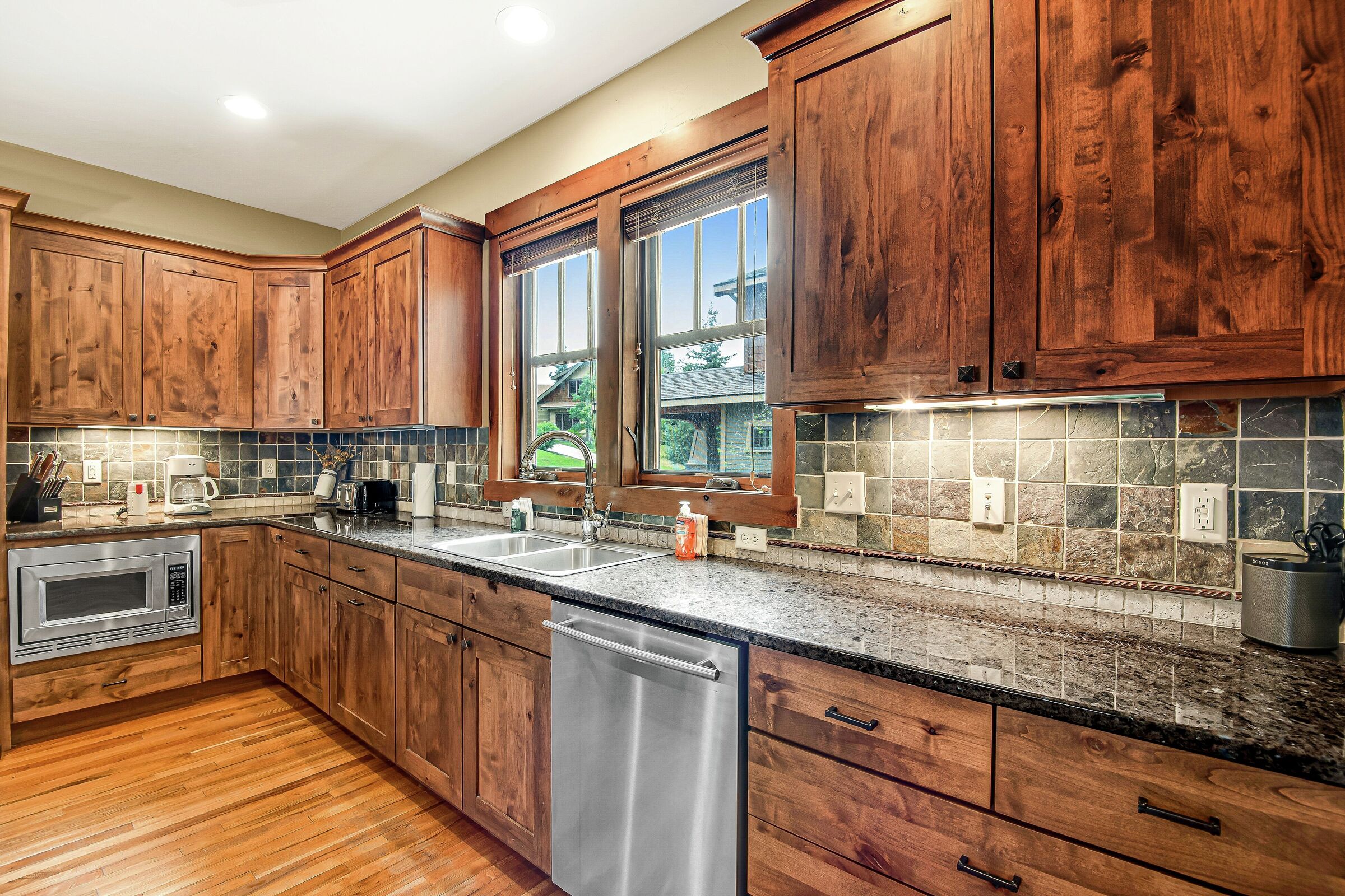 4 Bdrm 4 Bath HT - Kitchen