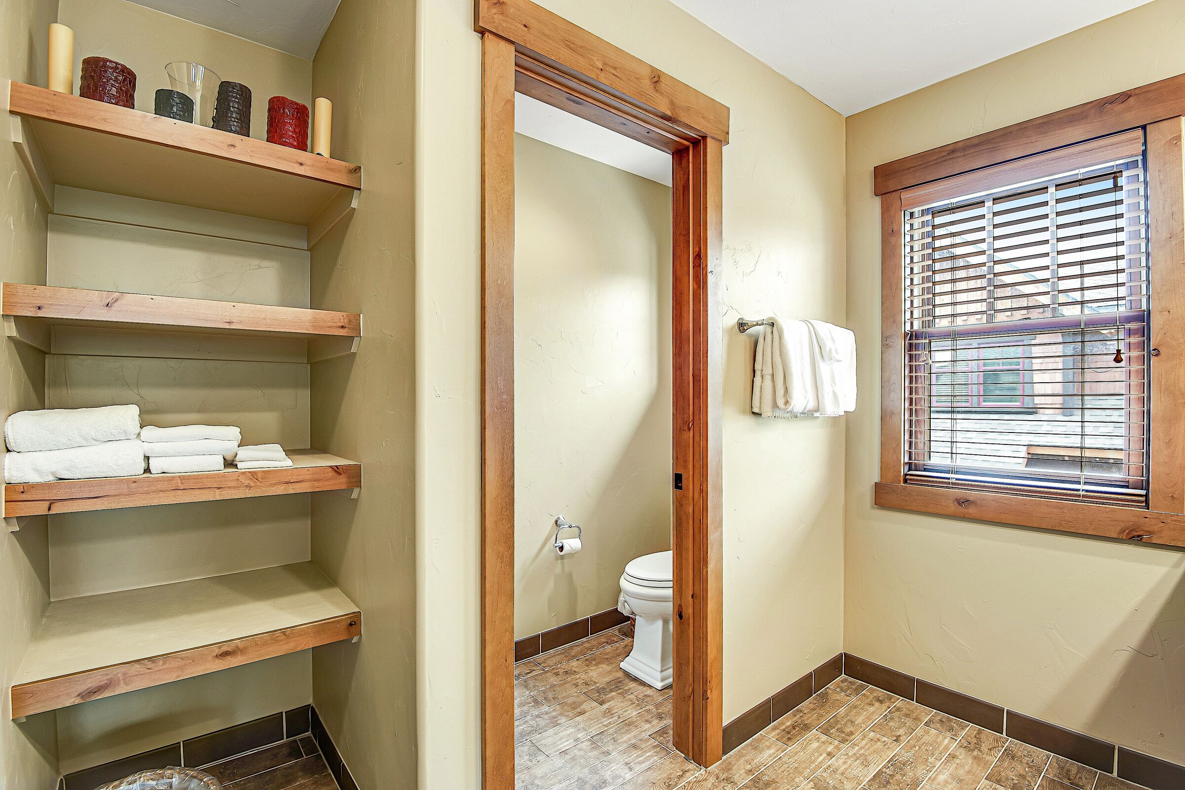 4 Bdrm 4 Bath HT - Master Ensuite Bathroom