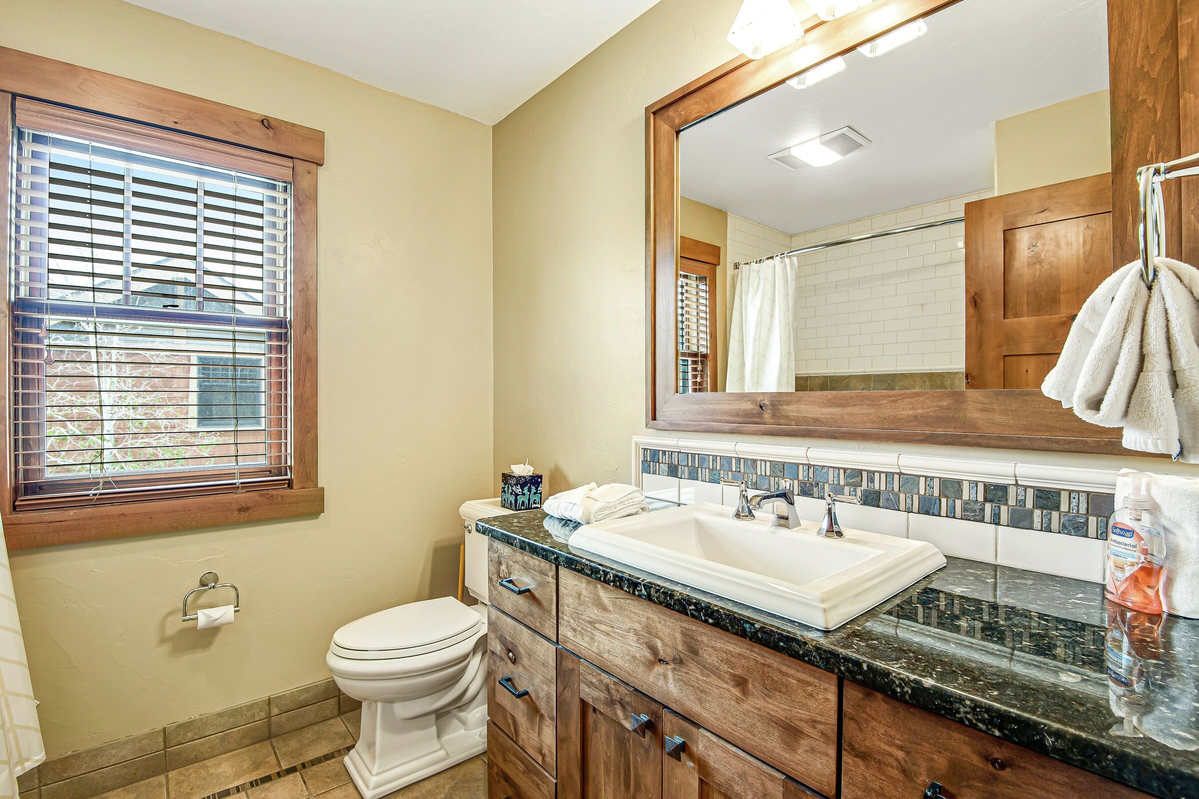 4 Bdrm 4 Bath HT - Bathroom