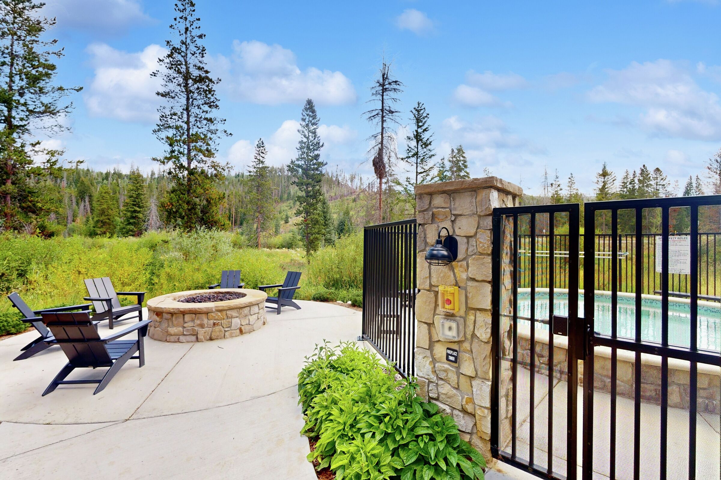 Outdoor Hot Tub & Fire Pit