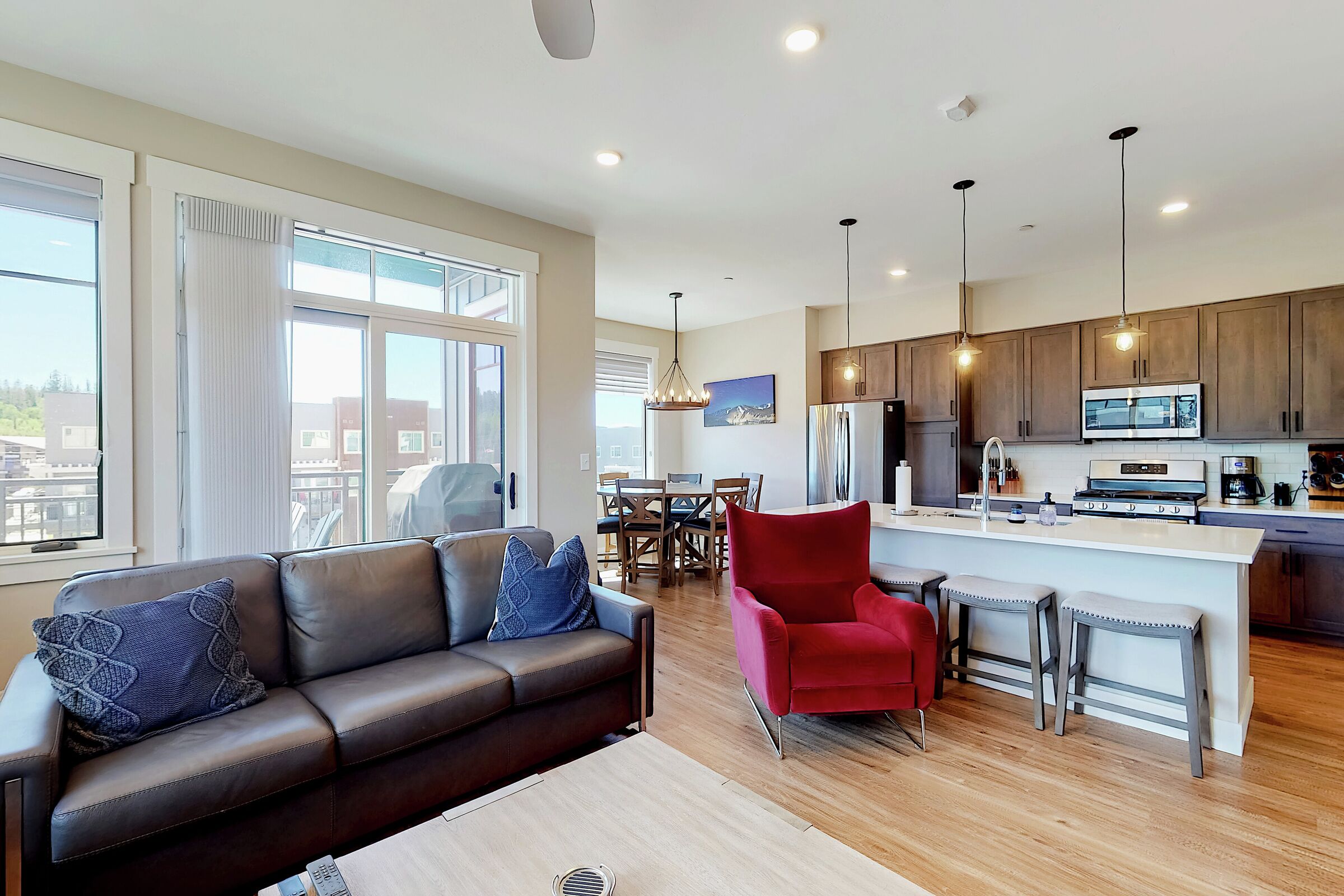 #301 - Modern Mountain Getaway - Living Area