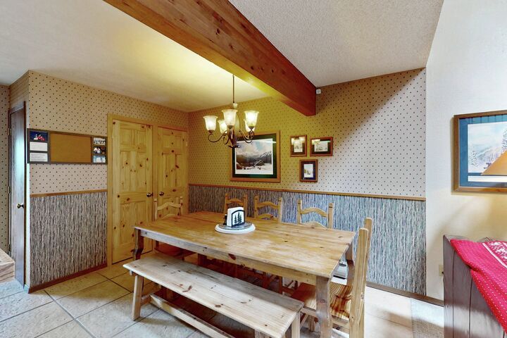 #C202 - Viking Alpine Haven - Dining Area