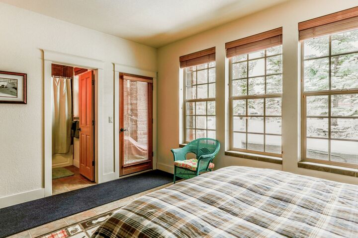 #105 - Red Quill - Bedroom