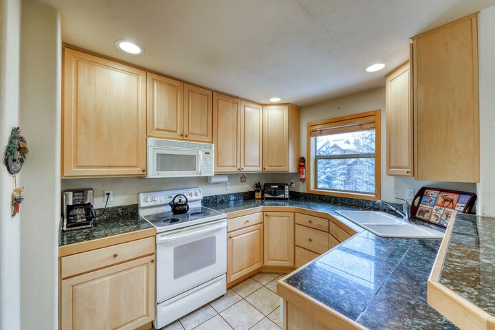 #211 - Sawyer - Kitchen