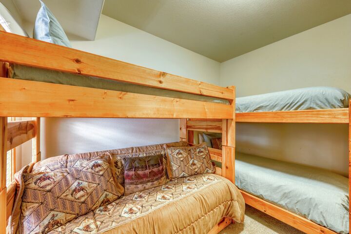 #211 - Sawyer - Bedroom