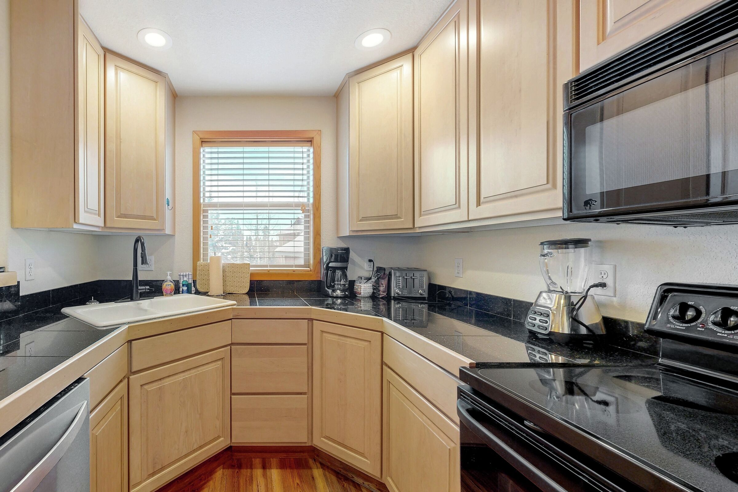 #101 - Cabin Sweet Cabin - Kitchen