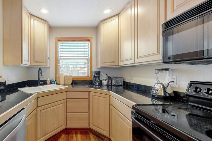 #101 - Cabin Sweet Cabin - Kitchen