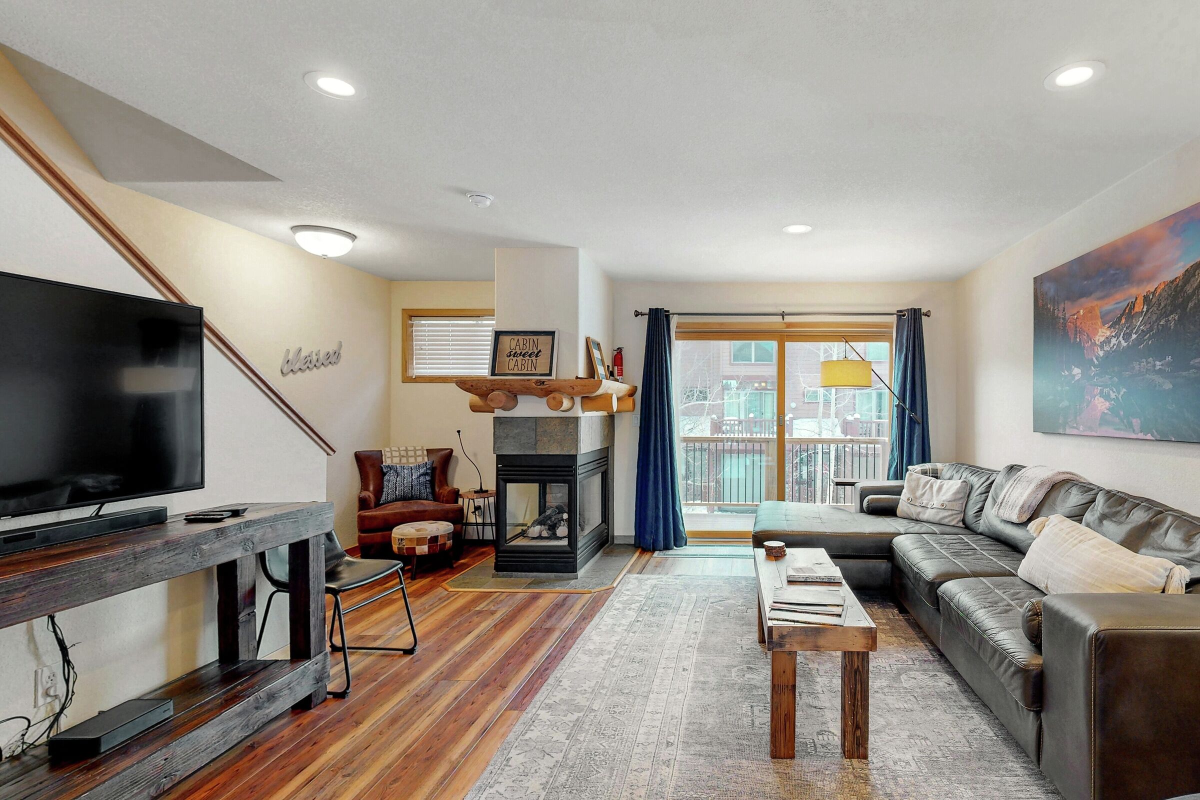 #101 - Cabin Sweet Cabin - Living Area