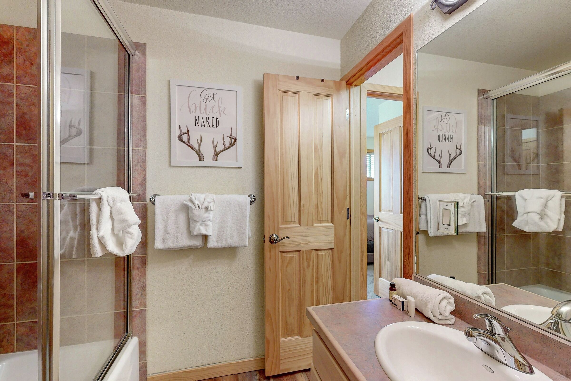 #101 - Cabin Sweet Cabin - Bathroom