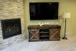 4 Bdrm 2 Bath - Living Room