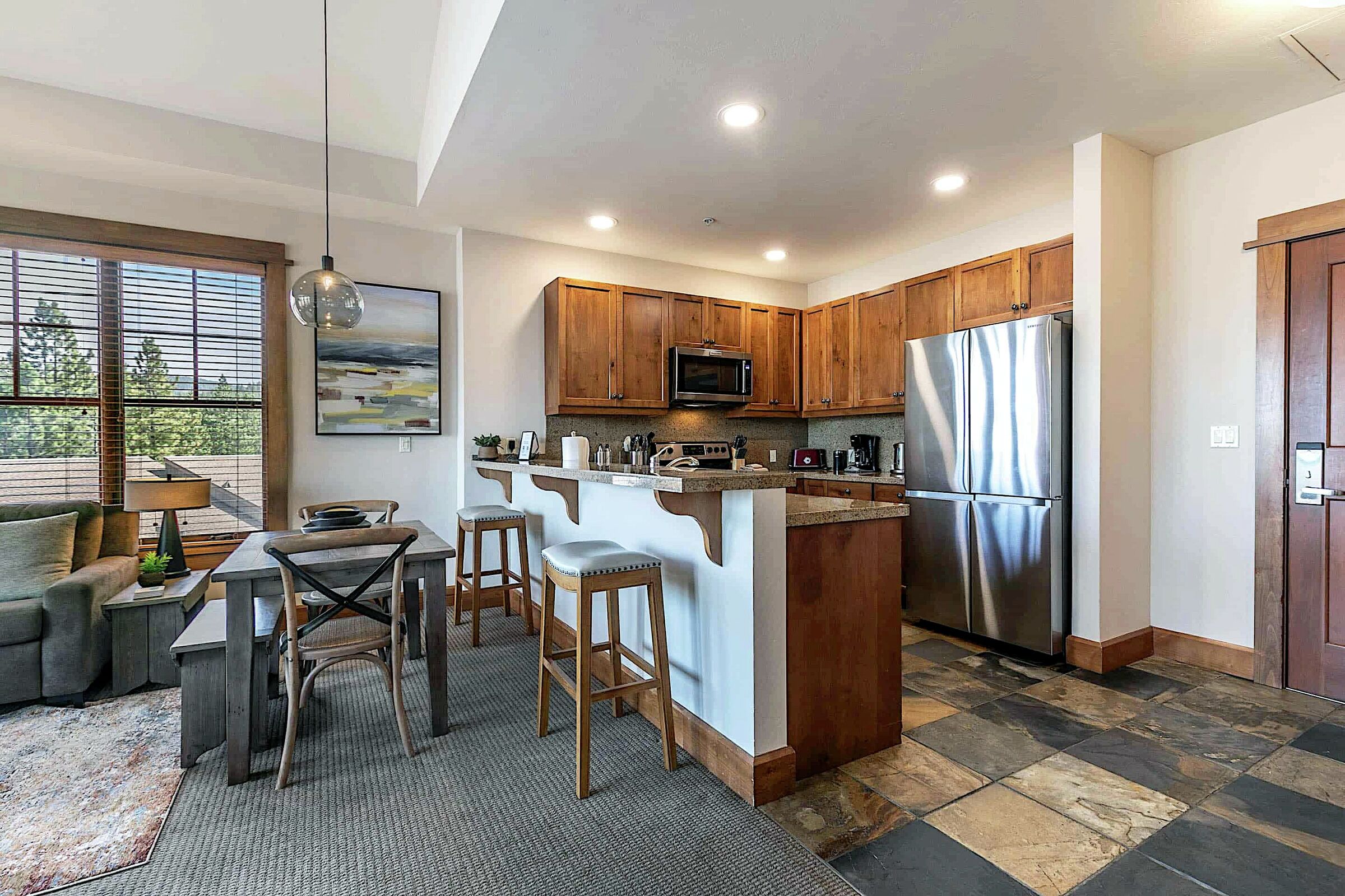 #309 North - Dining Room & Kitchen