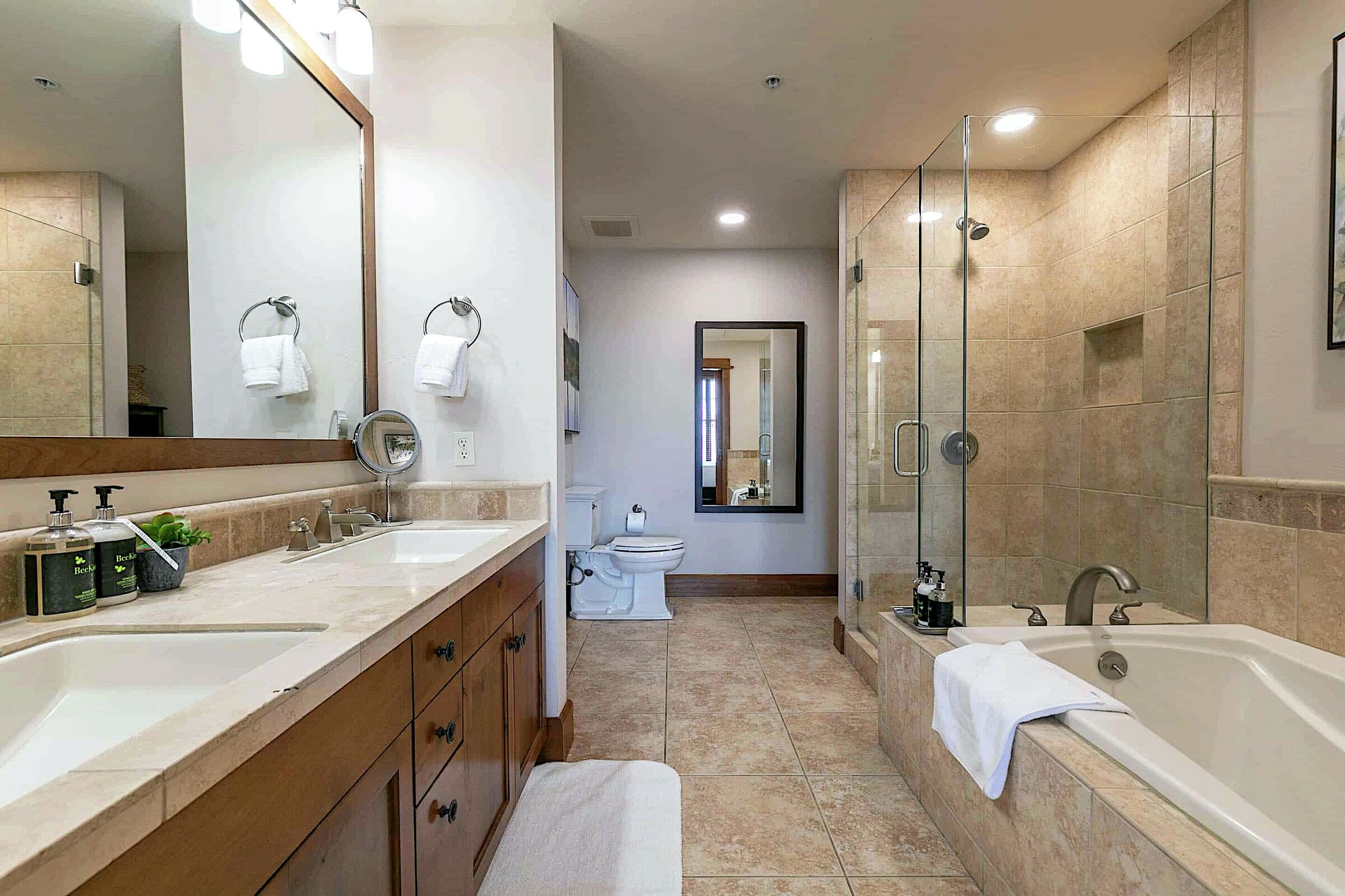 #309 North - Master Ensuite Bathroom