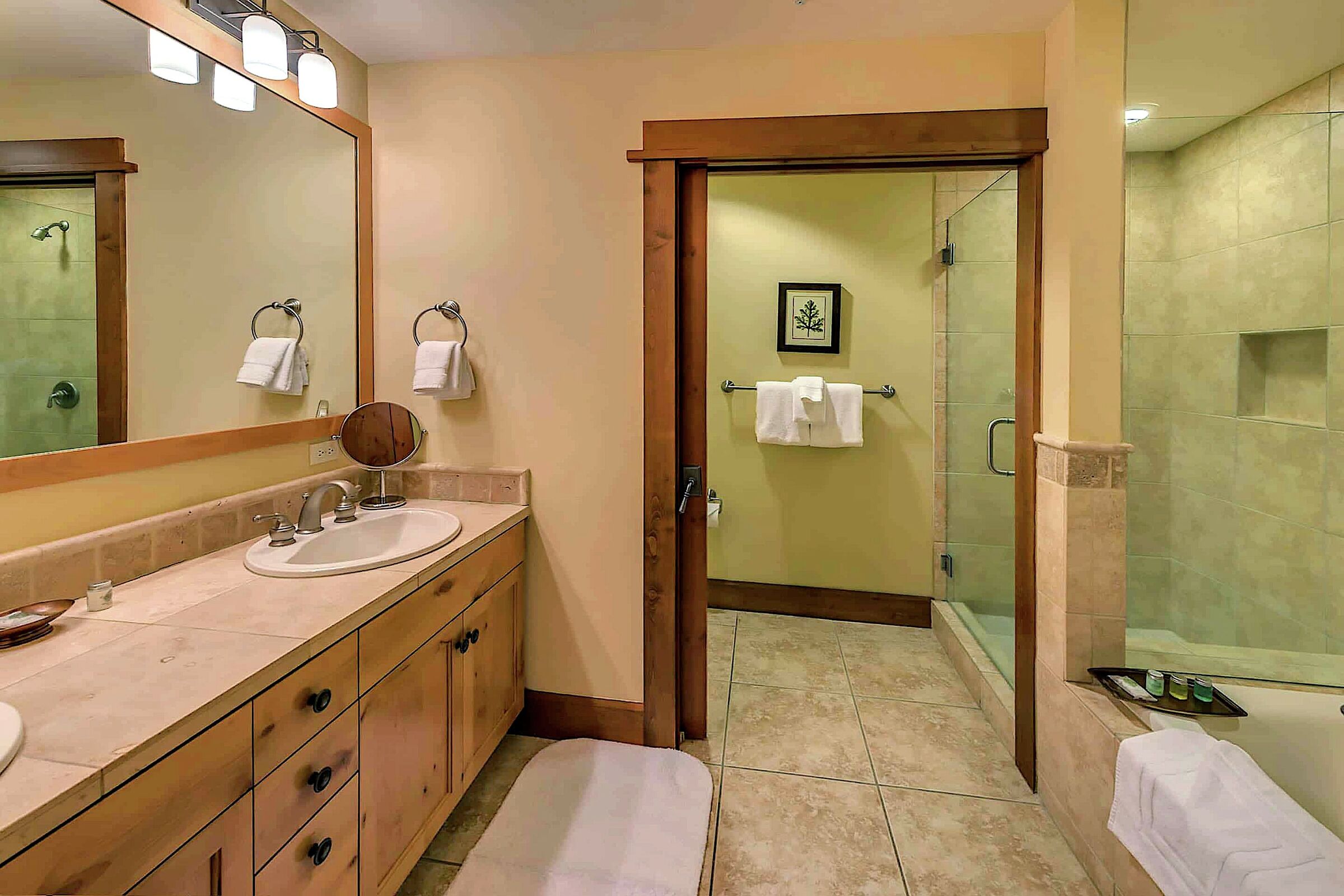 #406 South - Master Ensuite Bathroom